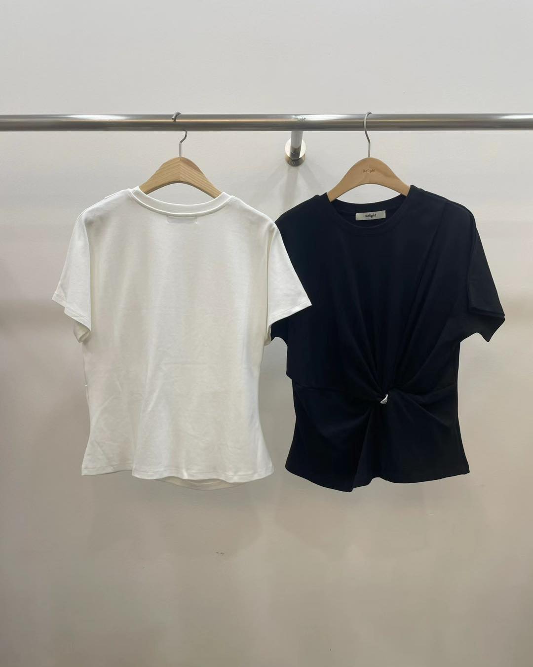 淨色鈕結圓領top