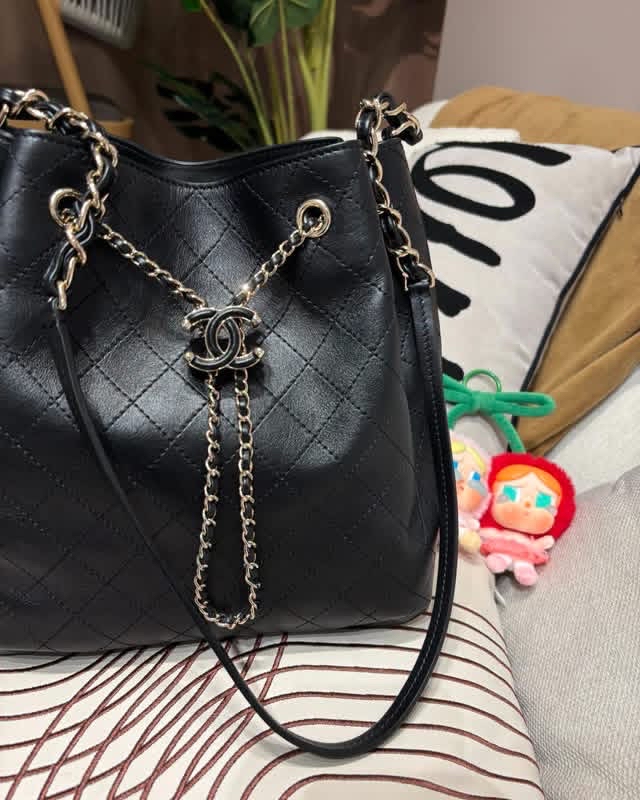 Chanel drawstring bucket bag CALFKSIN 100%Authentic, 98%New  ✅card✅Dust bag✅box
