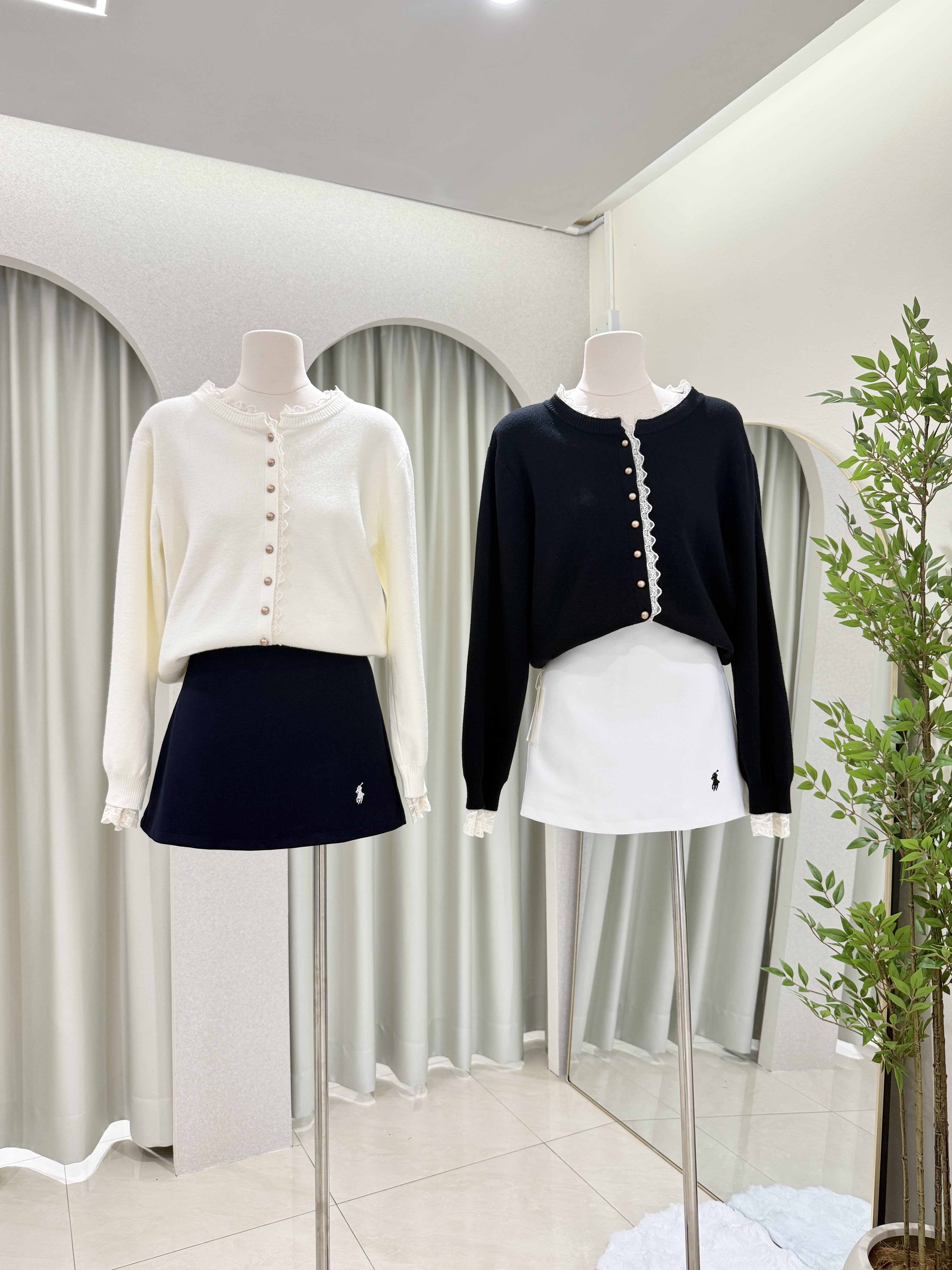 6846 时尚小马刺绣西装裙