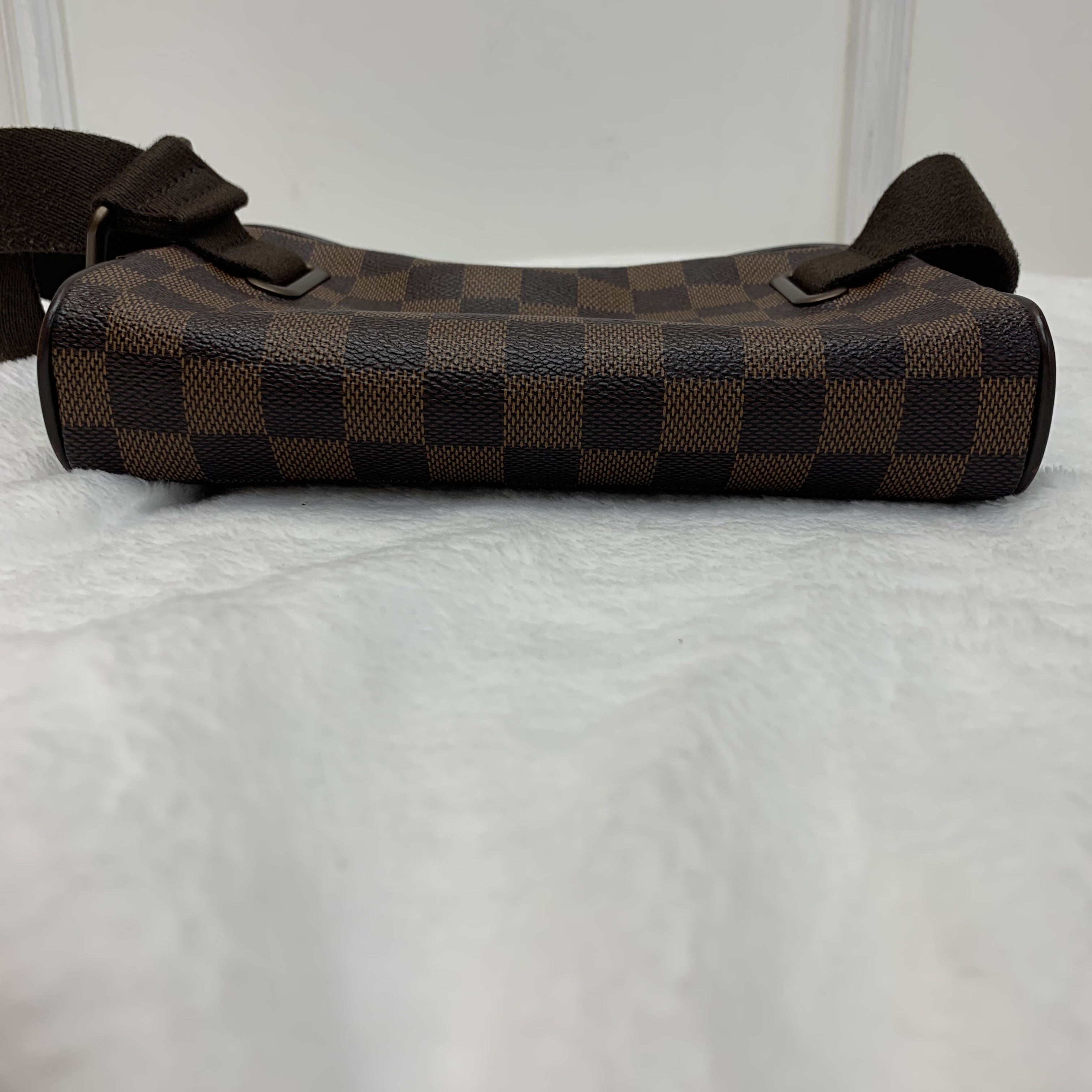 LV Damier Ebene 棋盤格系列Brooklyn Bum Bag