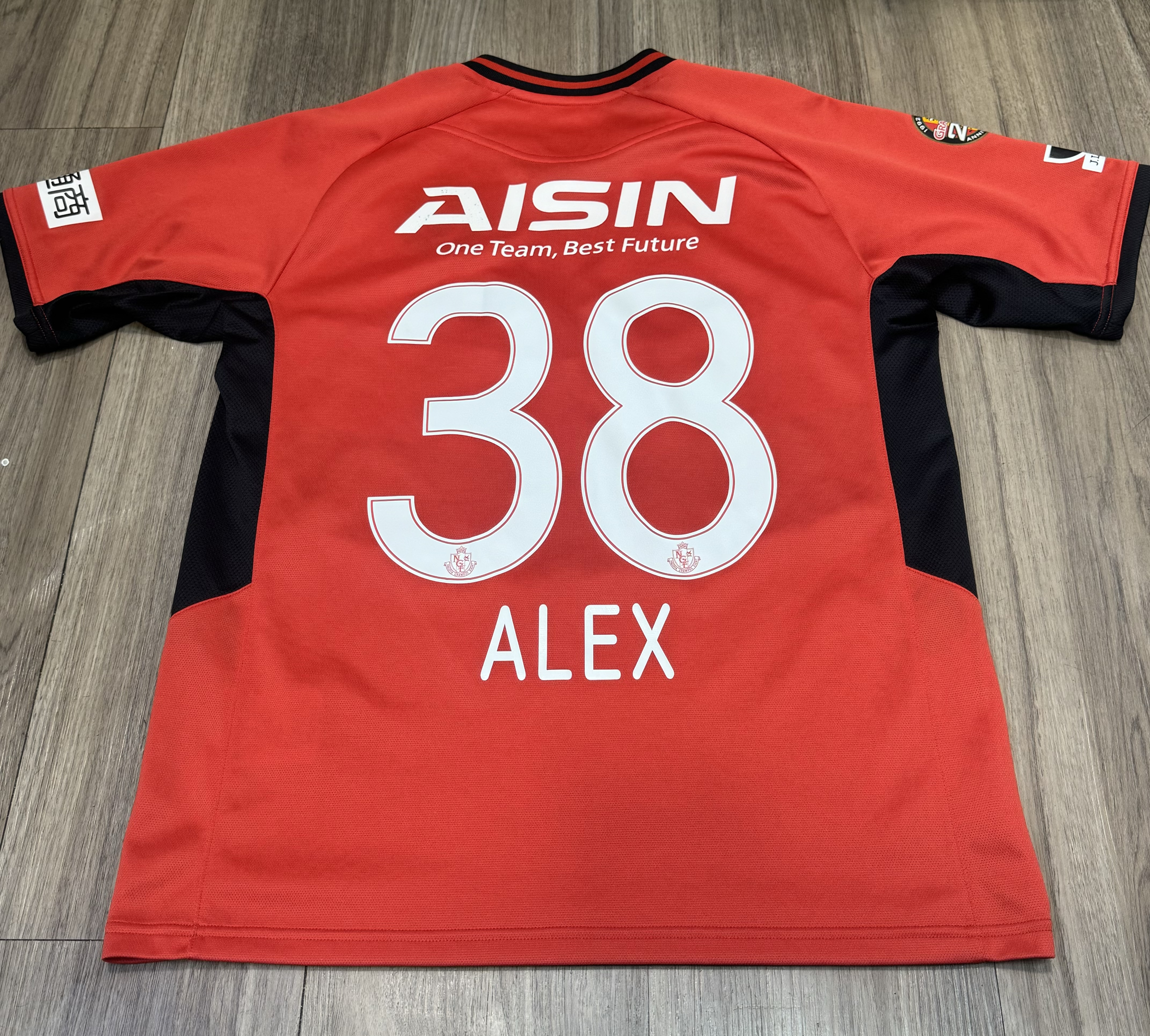 Nagoya Grampus Eight 11/12 home shirt #38 Alex 三都主