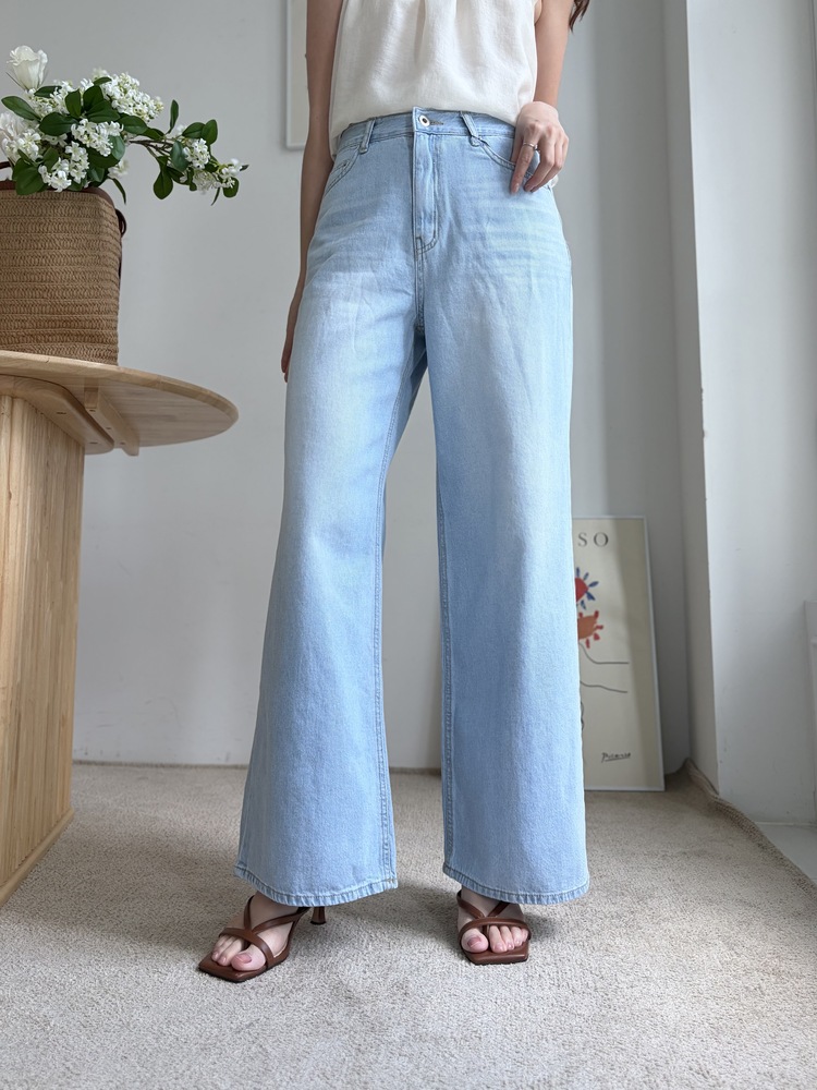 [極薄!!] Airy Light Wash Jeans