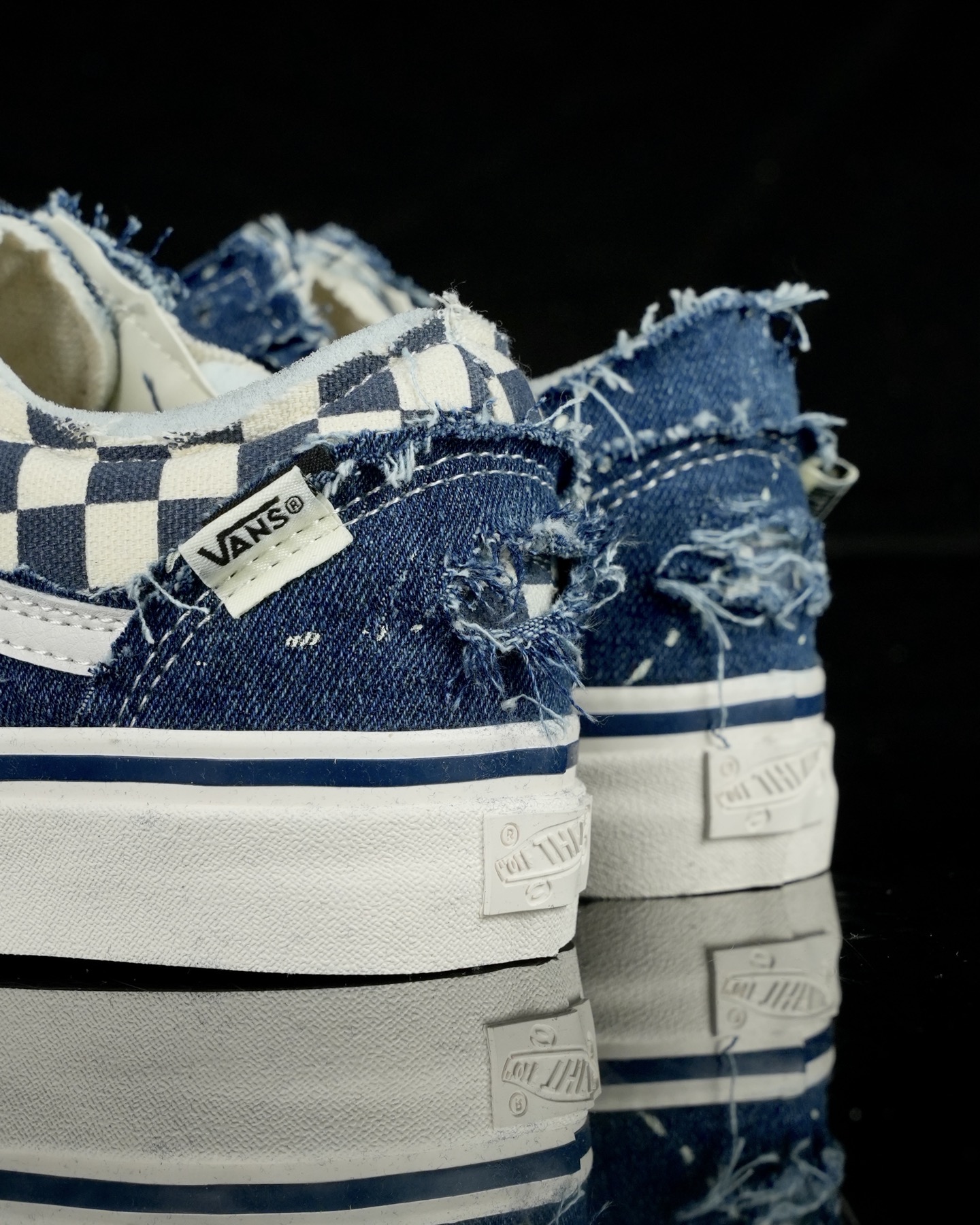 Vans x Invincible Sk8-Mid Reissue