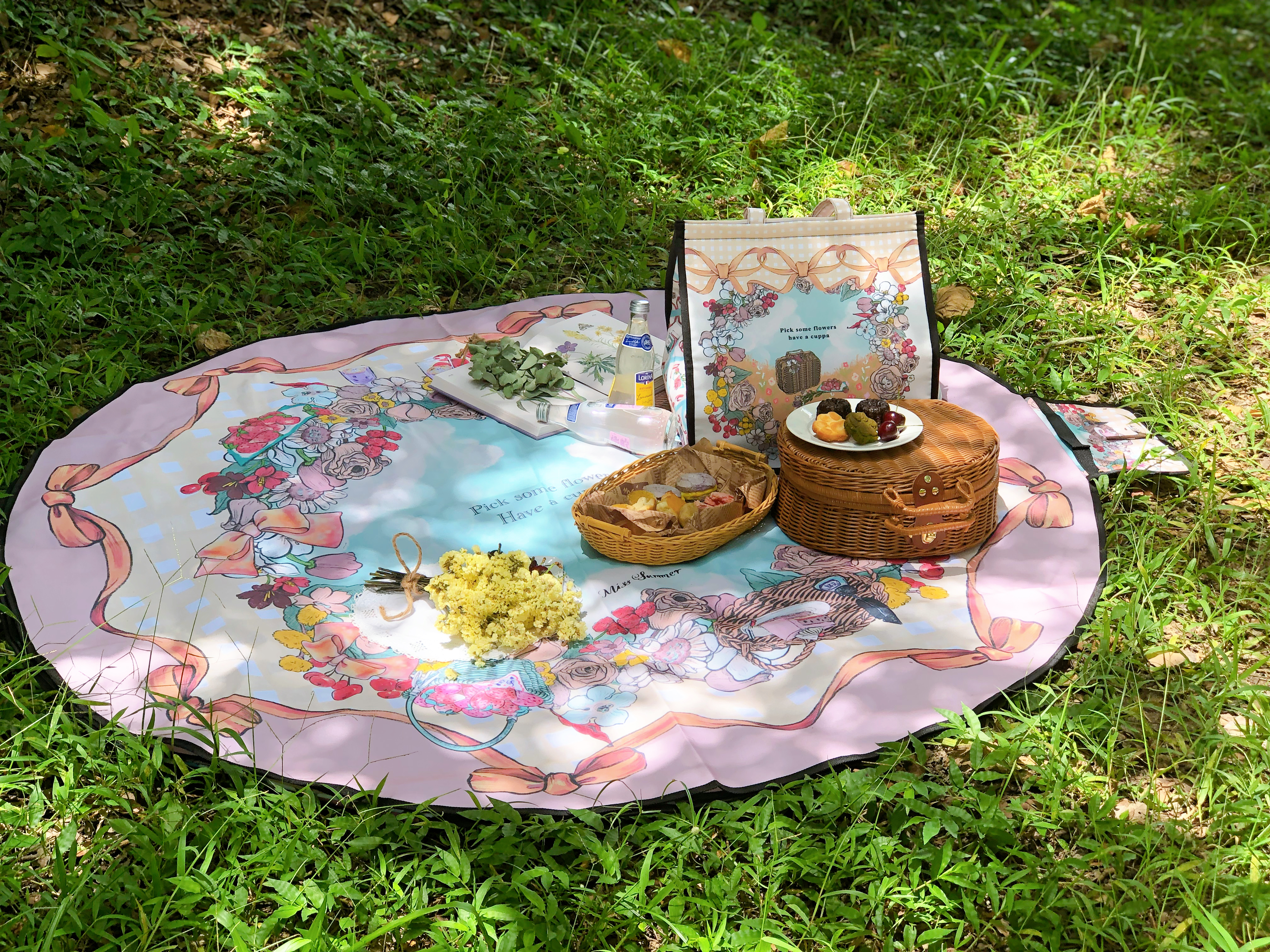 Miss Summer {Blue sky party} 野餐墊 + 保冷袋