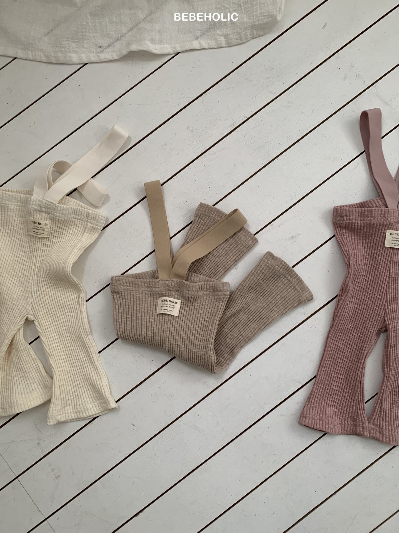 🌸預訂 韓國直送🌸🇰🇷BEBEHOLIC三色標籤羅紋吊帶褲