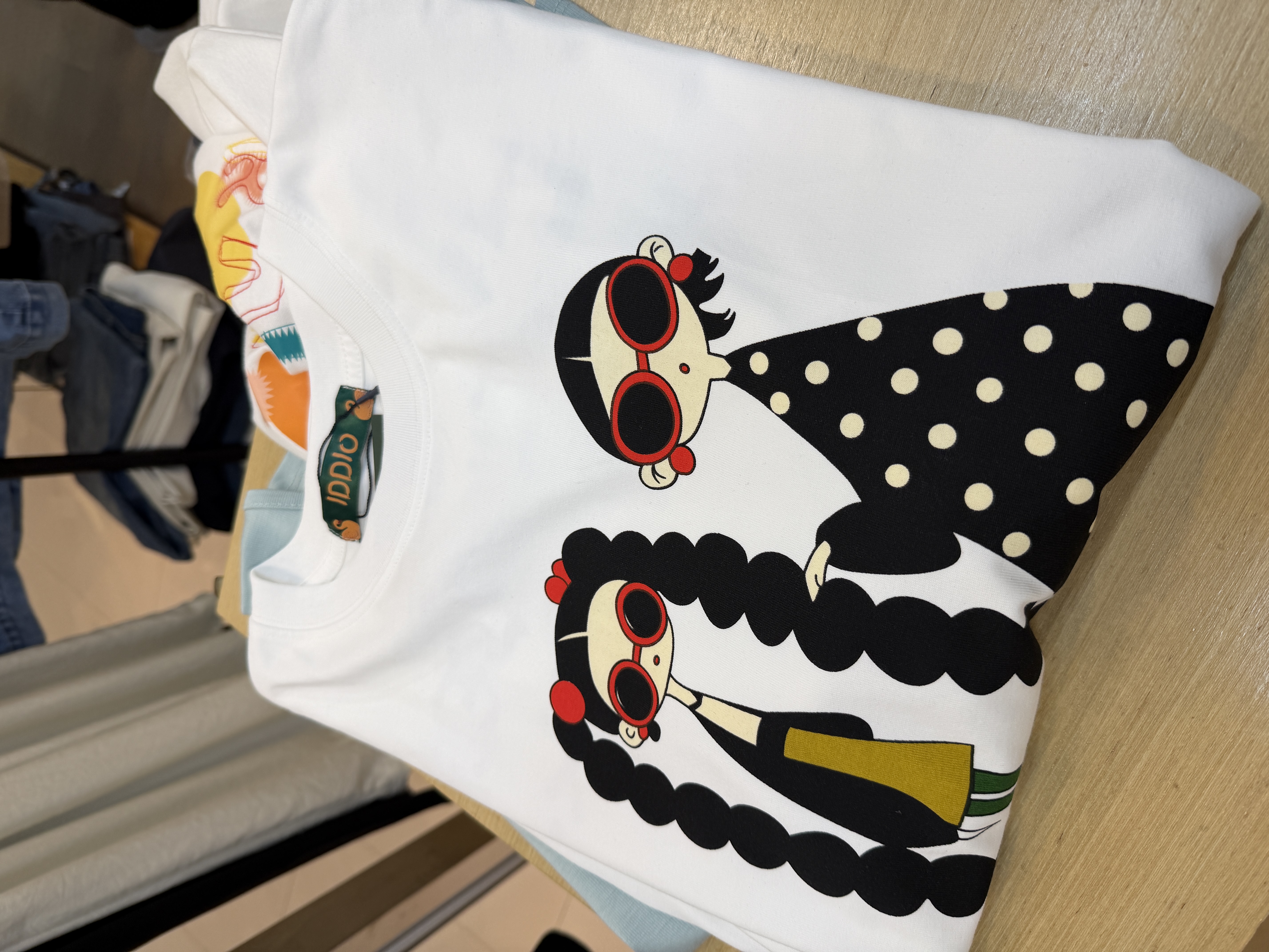 公仔衫 81100175259