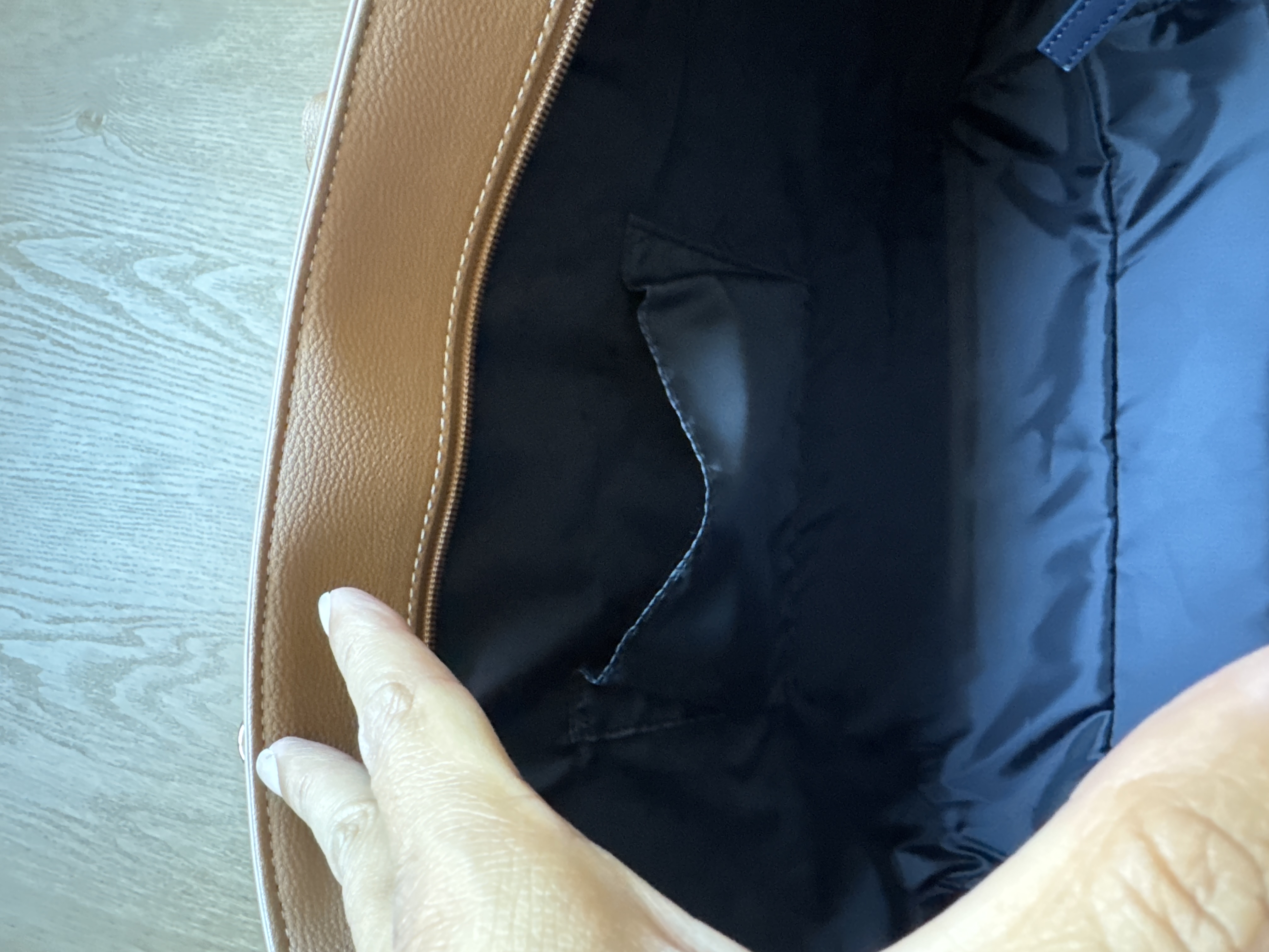 Tommy Hilfiger啡色女裝手袋 (香港現貨)