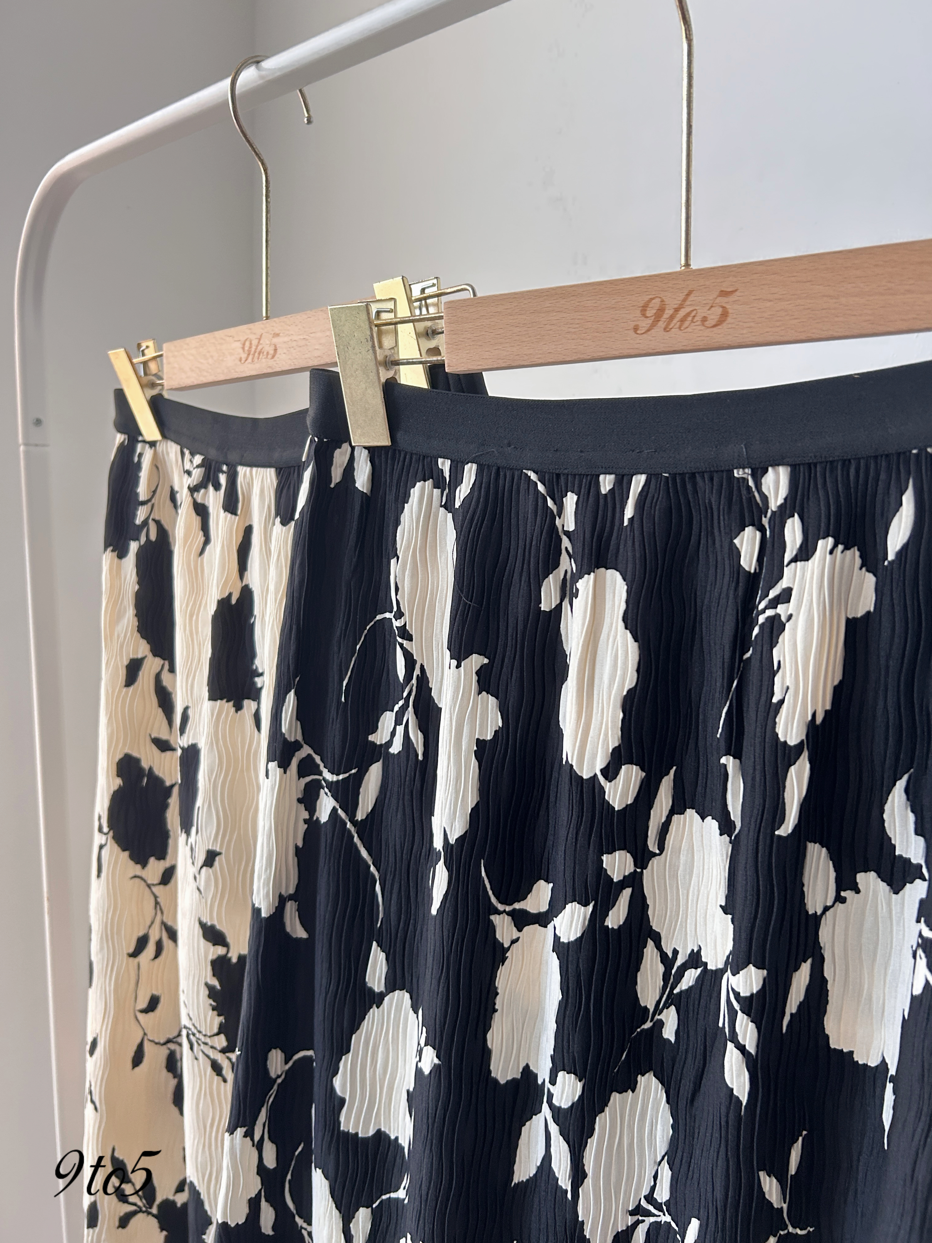 S2035 A-line Midi Skirt - Black & Cream