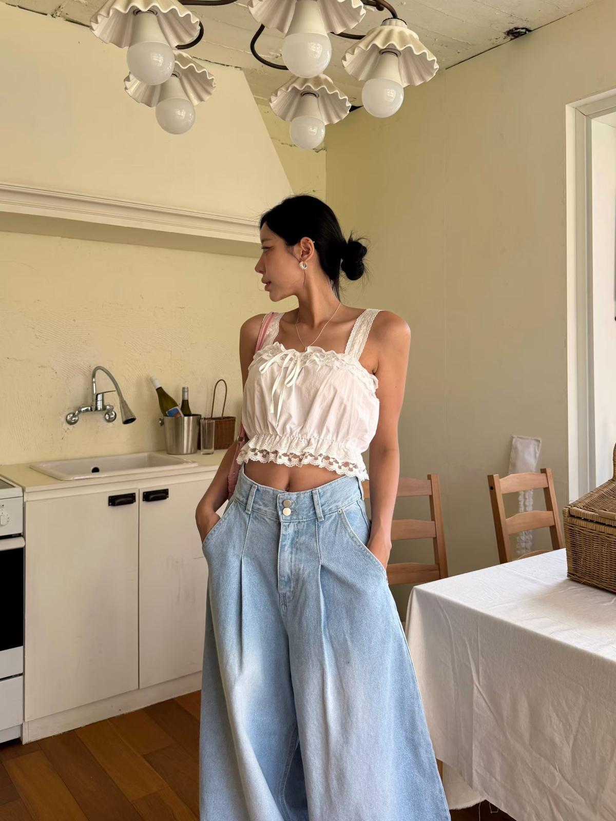 R08 短身通花ruffle top