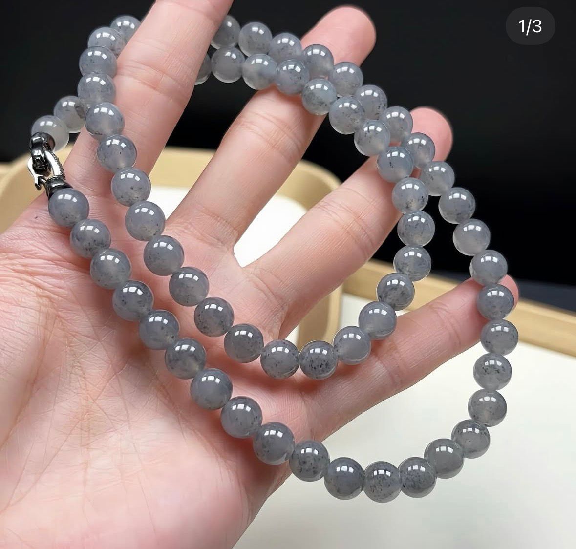 高冰種烏雞翡翠頸珠(附送香港鑑定證書）