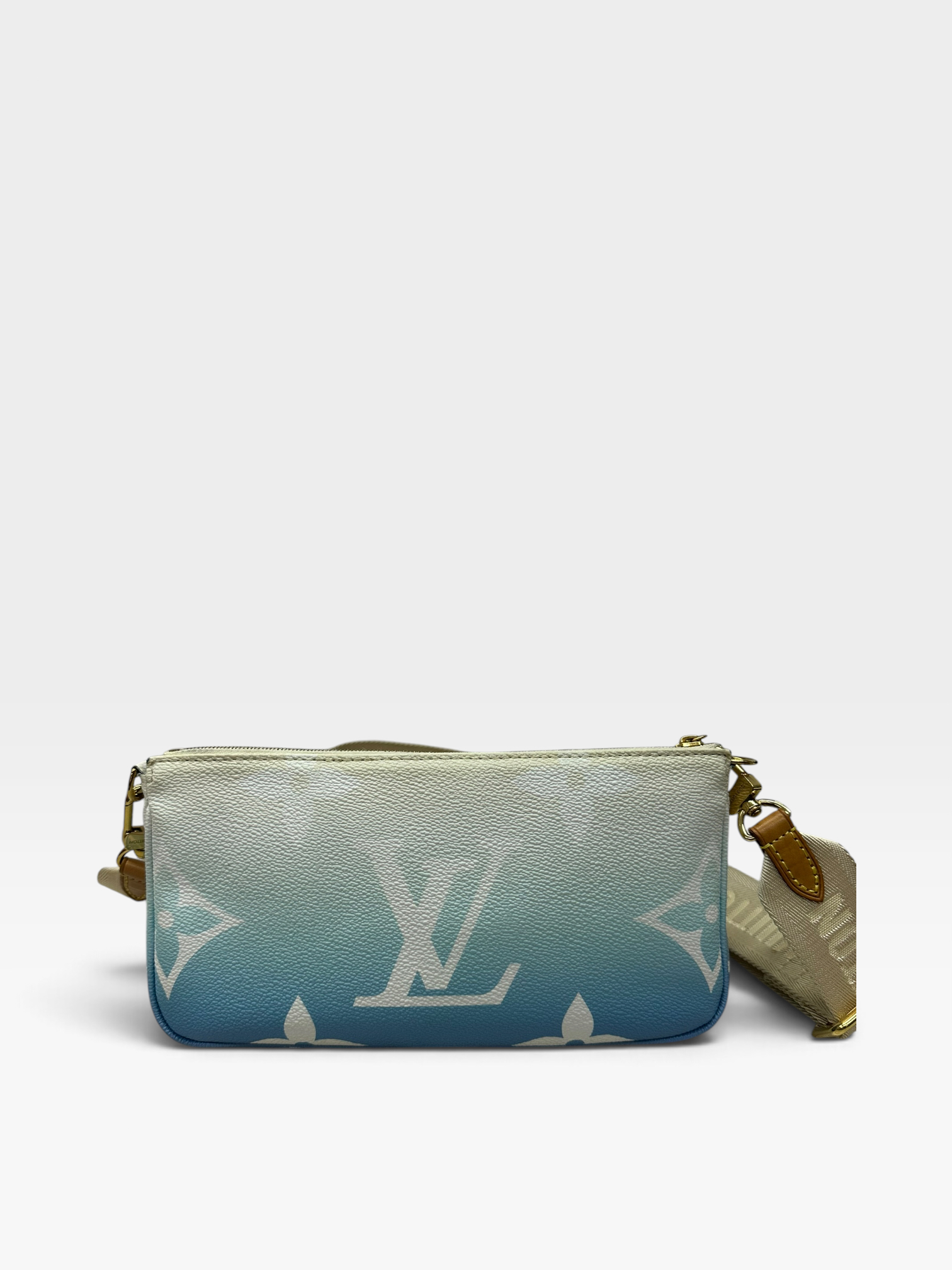 Pre-Owned LV Multi Pochette / Product Code: 092502