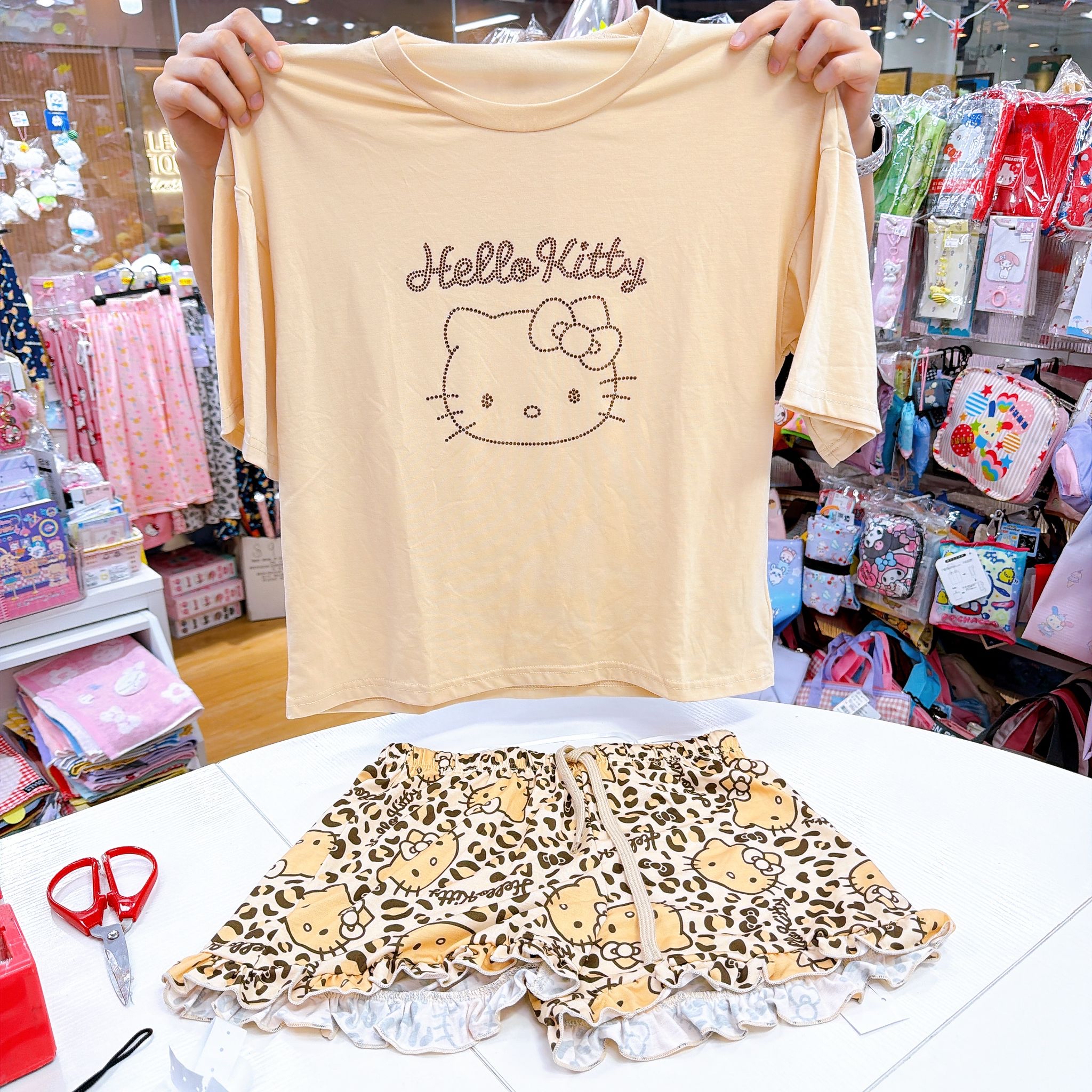 日本直送Hello Kitty M碼睡衣套裝 家居服