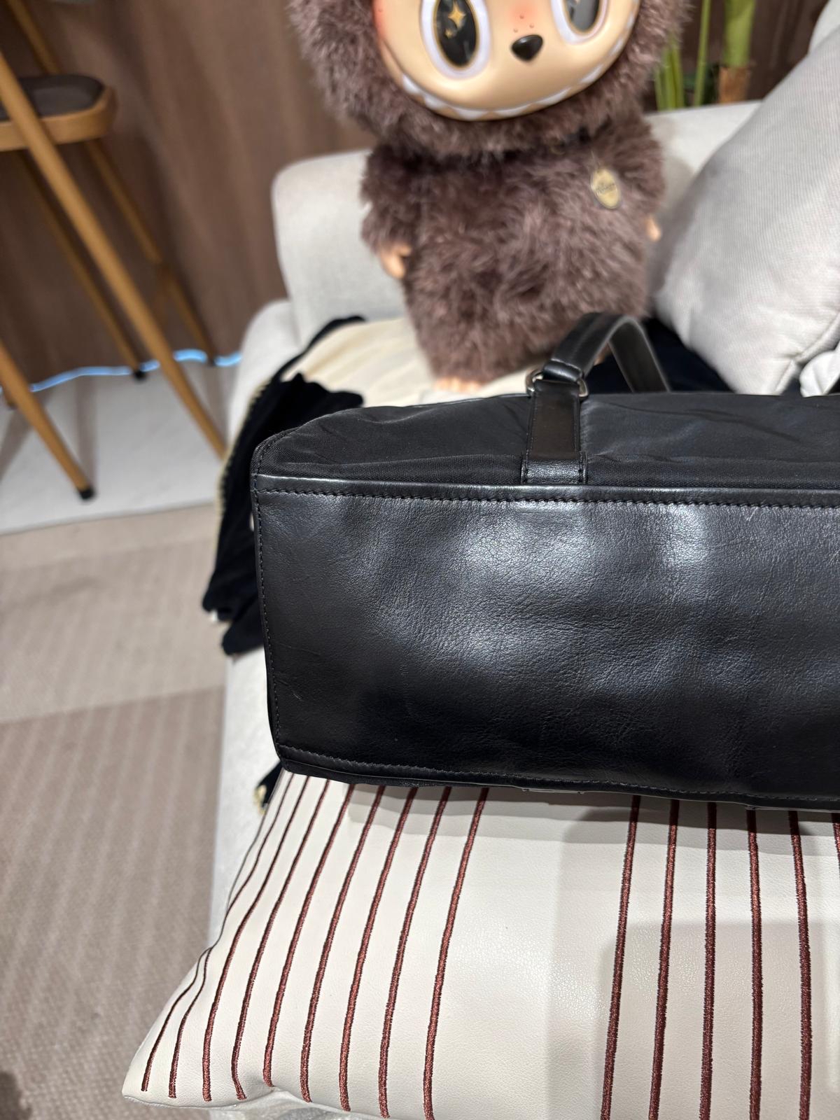 Prada nylon calfskin shoulder bag 100%Authentic,95%new 