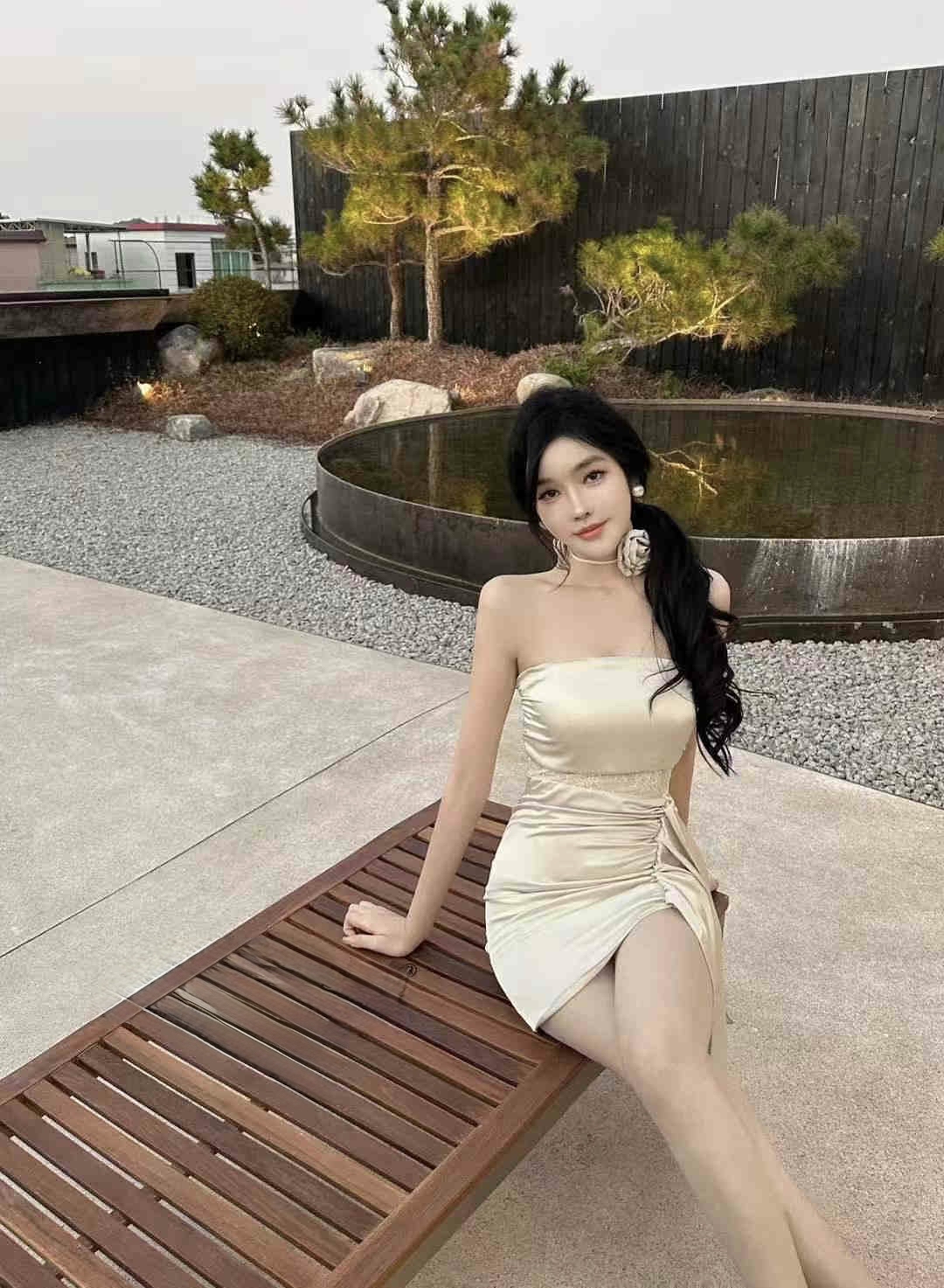 DR307性感露肩缎面裙