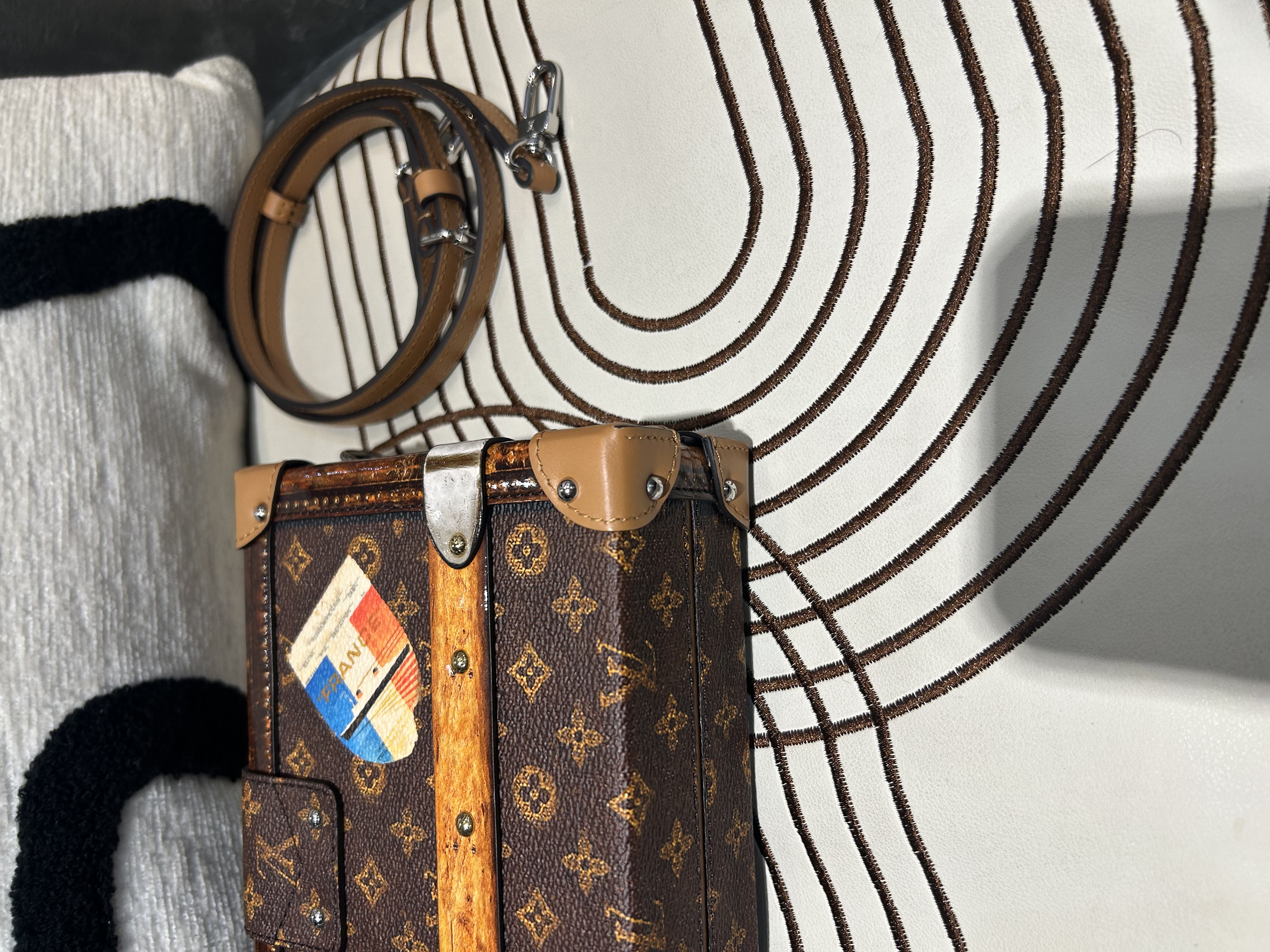 LV Time Trunk Petite Malle Shoulder Bag 硬箱肩背包 M52737 100%Authentic, 99%New ☑️晶片☑️Strap☑️Dust bag