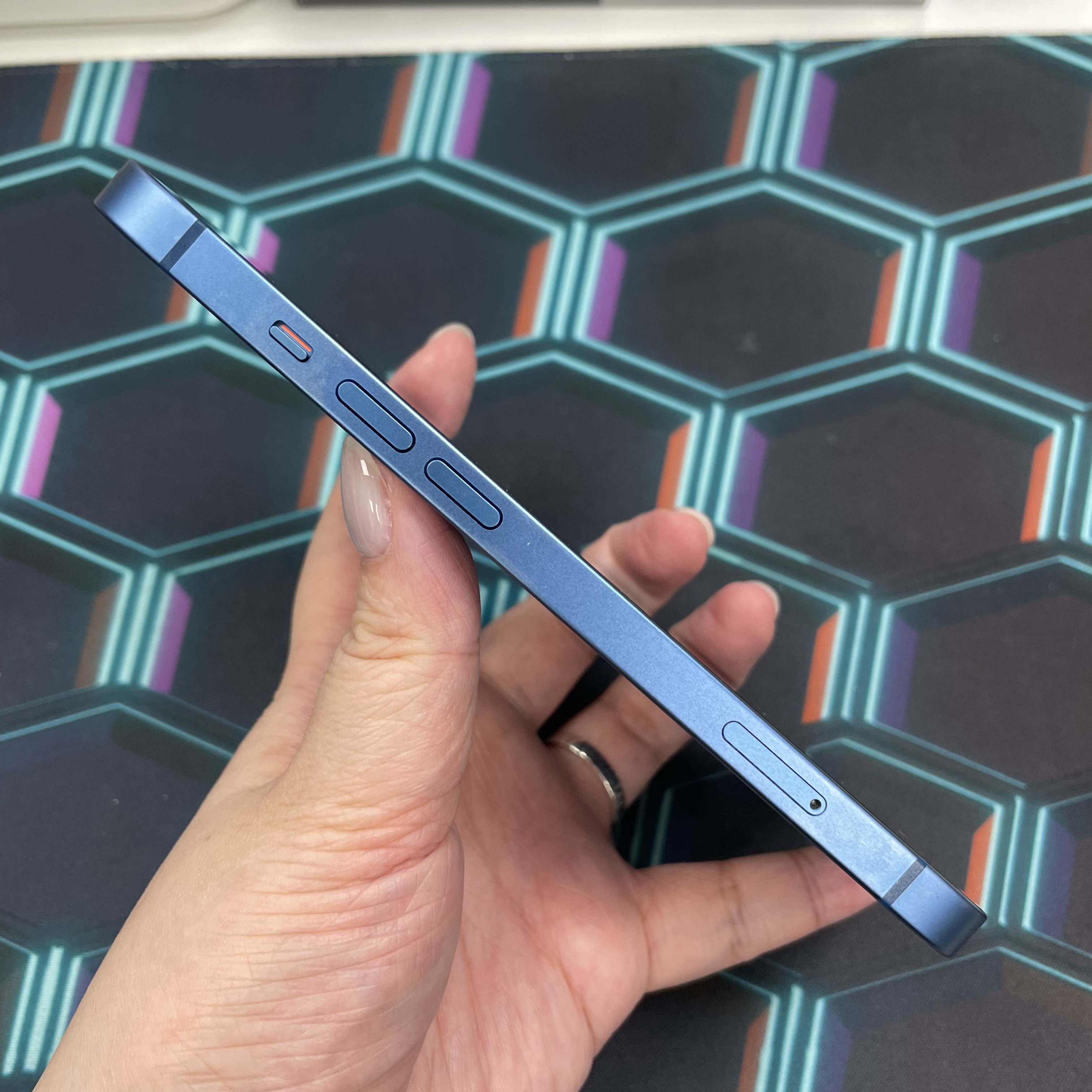 *6475 13 勁靚機 128GB 電73 藍色 blue