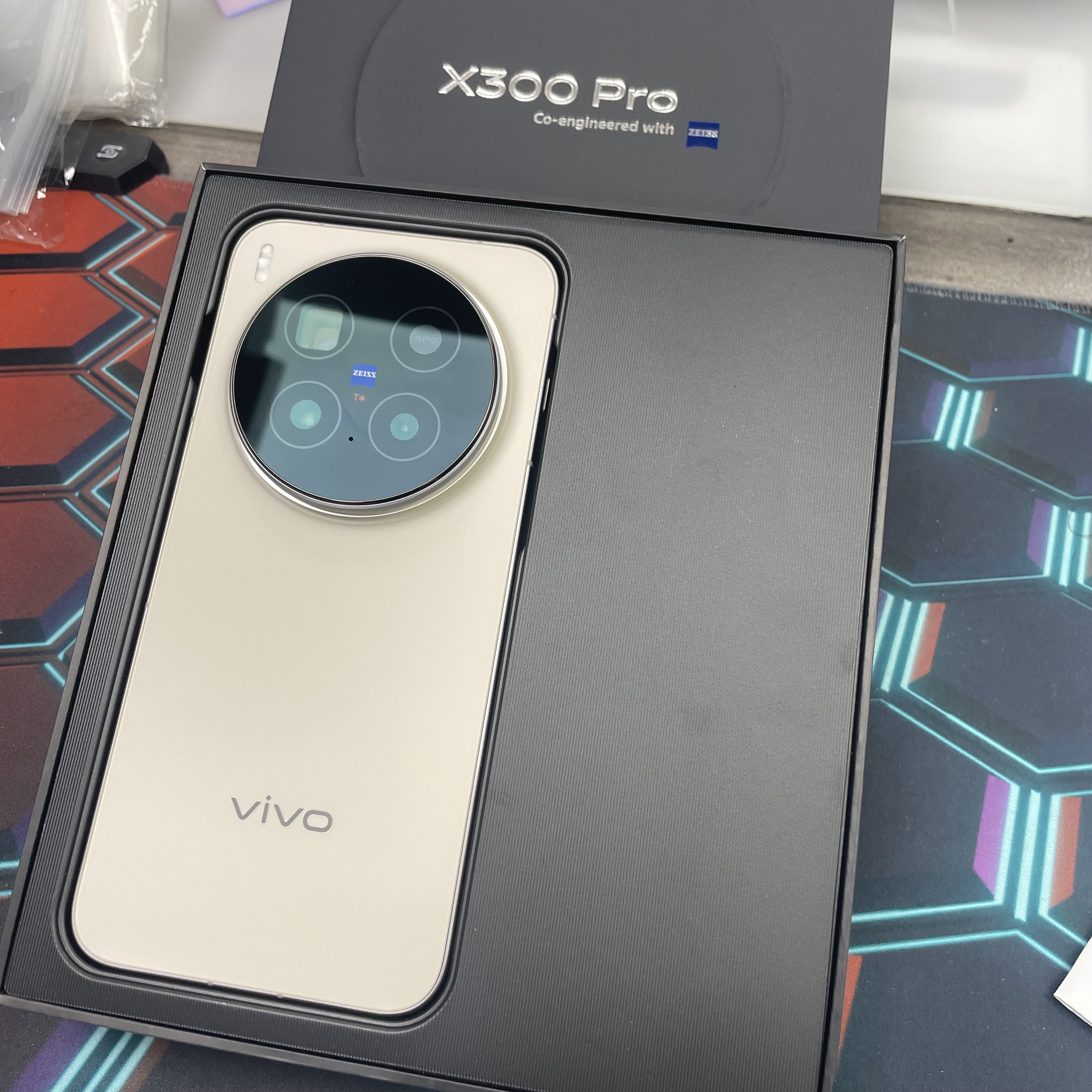 *6782 VIVO X300 Pro 完美機 16+512GB 沙丘棕 brown