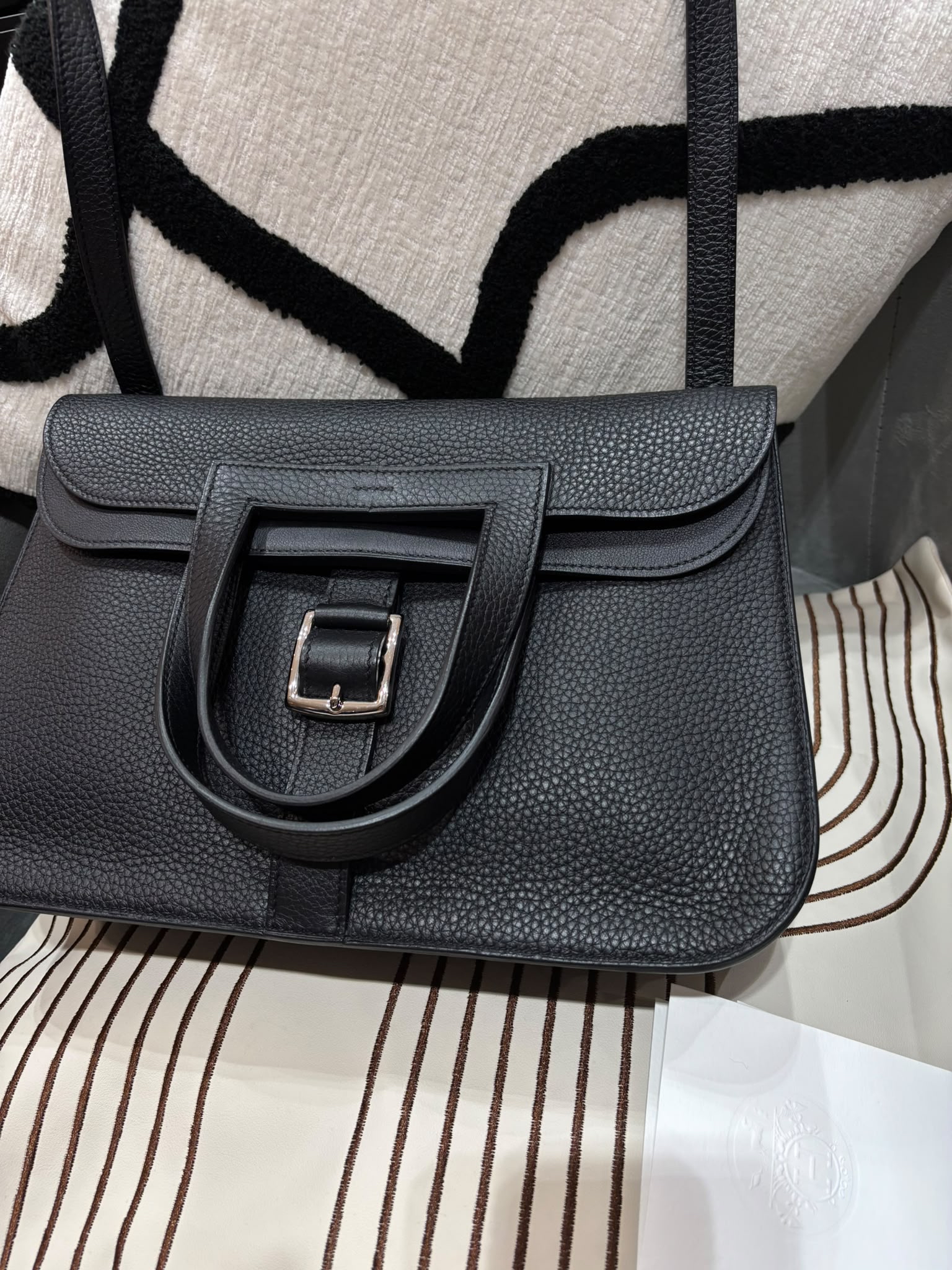 Hermes Halzan 31,STAMP A 黑銀 100%Authentic,98%new ✅專門店收據 ✅Dust bag 