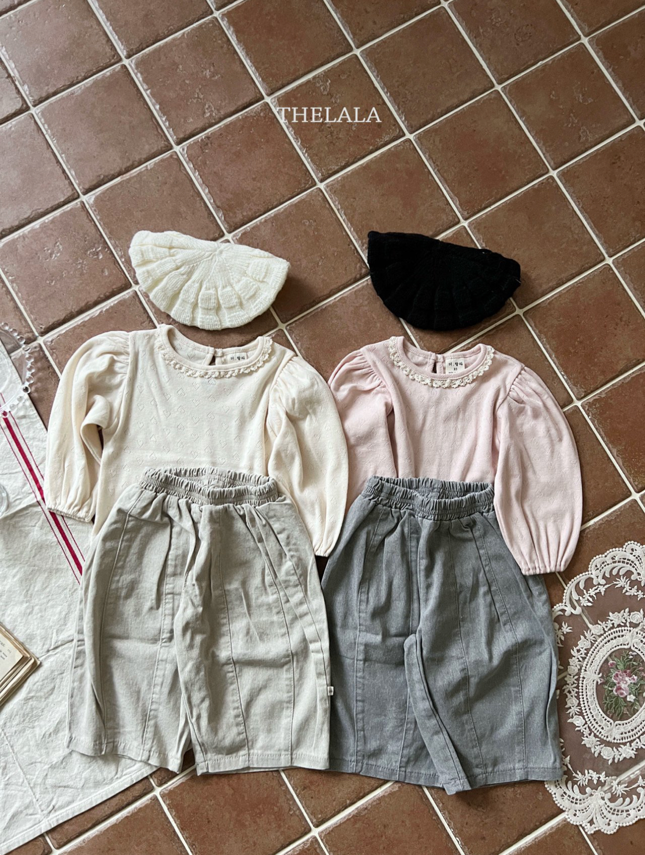 🌸預訂 韓國直送🌸🇰🇷THELALA兩色蕾絲心心通花泡泡長袖上衣