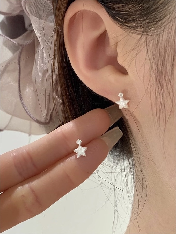 拉丝星星耳钉