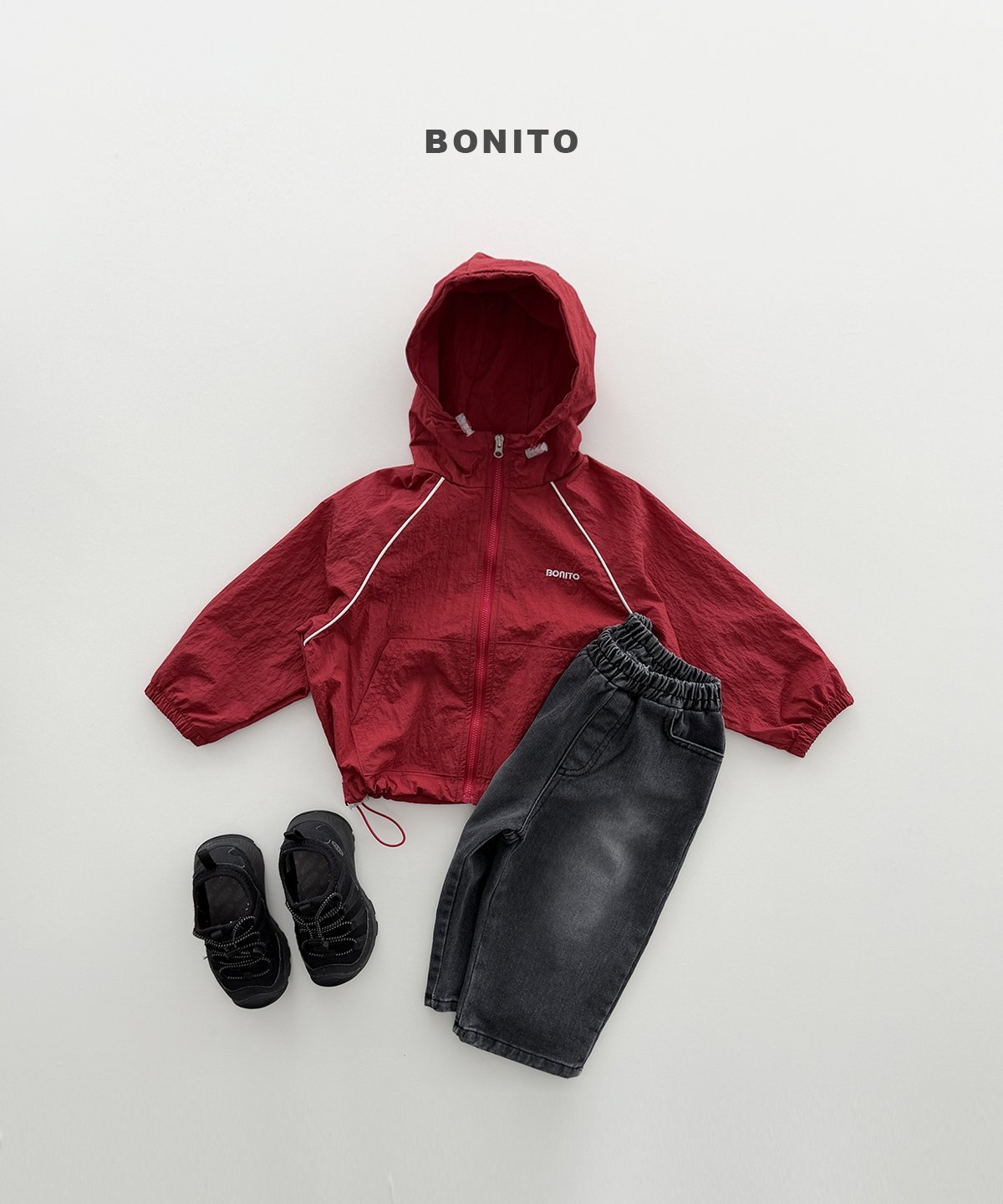 Bonito | Check the windbreaker (+adult)