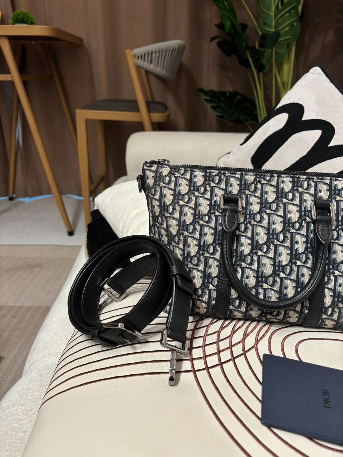 Dior Weekender 25 2 Way Bag Oblique 100%Authentic,98%new ✅ 證書✅dust bag