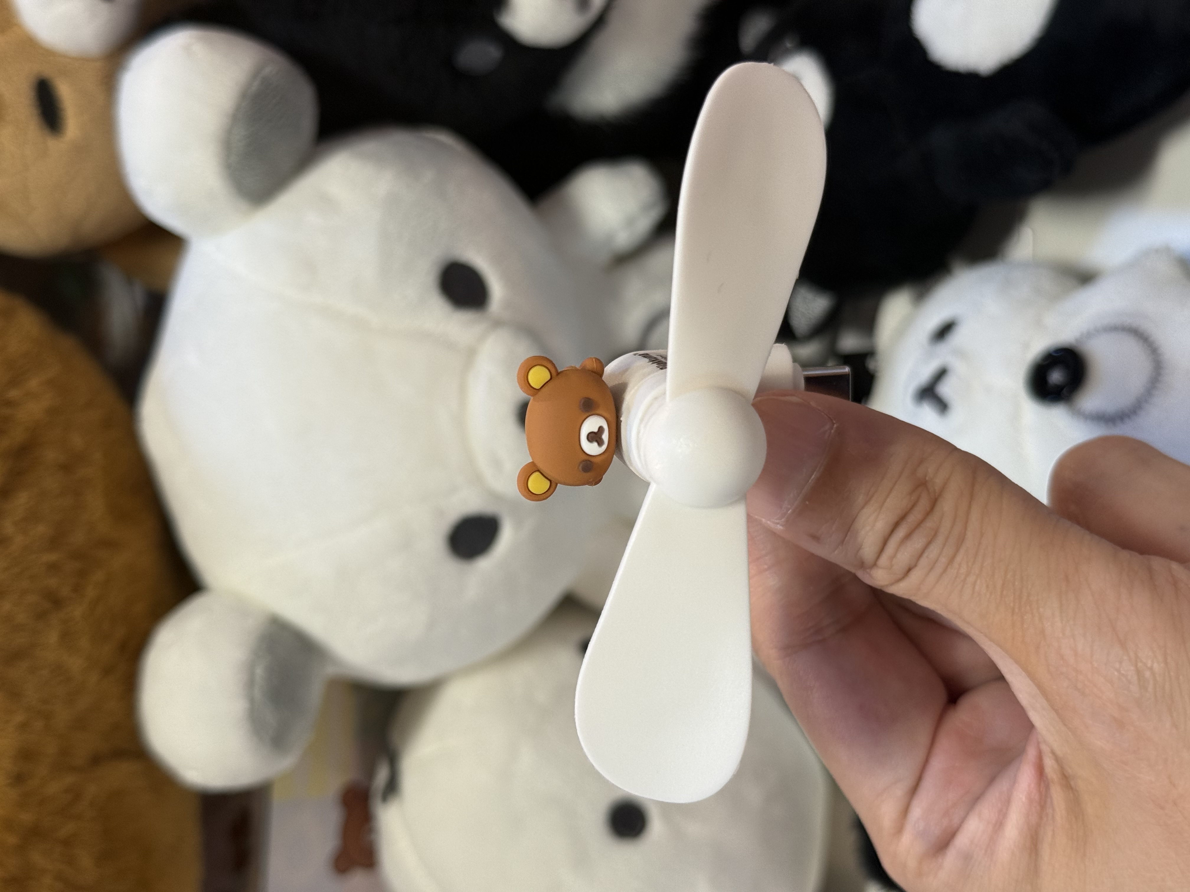 ⭕️留意此商品只能寄香港及澳門地區！《現貨》全新Rilakkuma 智能風扇 全2款。Type-C 插頭。即插即用 手機/外置充電器均可用（需 Type-C 插頭）