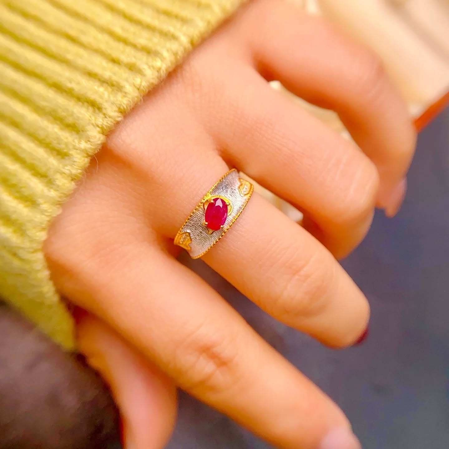 紅寶石S925 純銀戒指  紅寶主石尺寸 寬4mm 高6mm