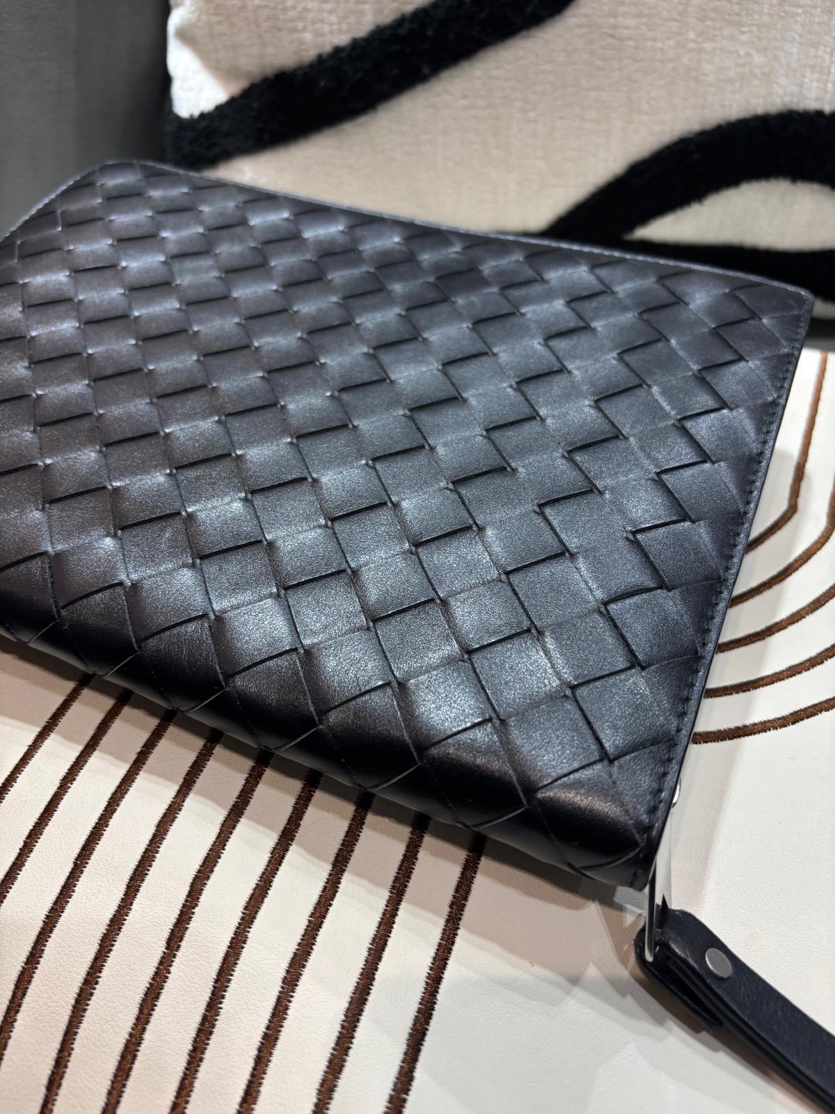 Bottega Veneta BV Intrecciato Document Case clutch 100%Authentic, 98%New ✅Dust bag