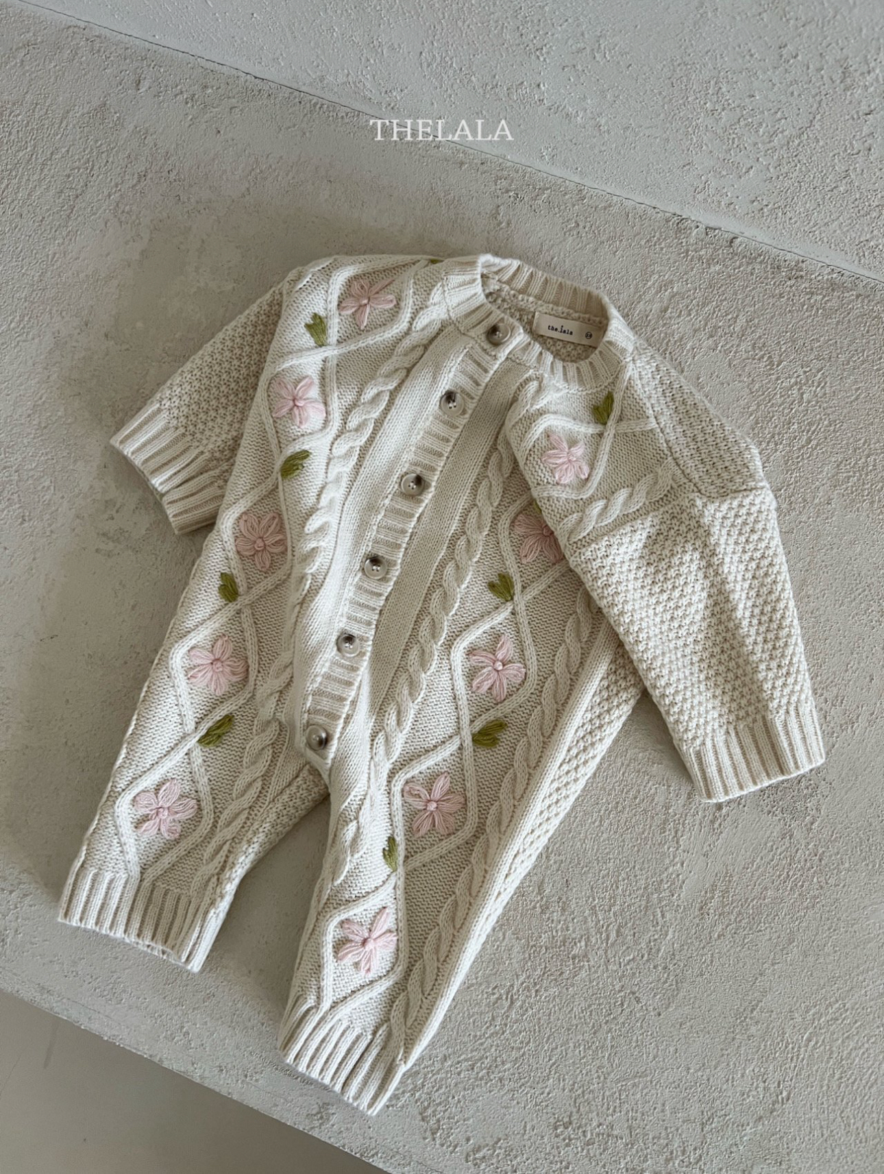 🌸預訂 韓國直送🌸🇰🇷THELALA花卉繡線麻花針織長袖連身服