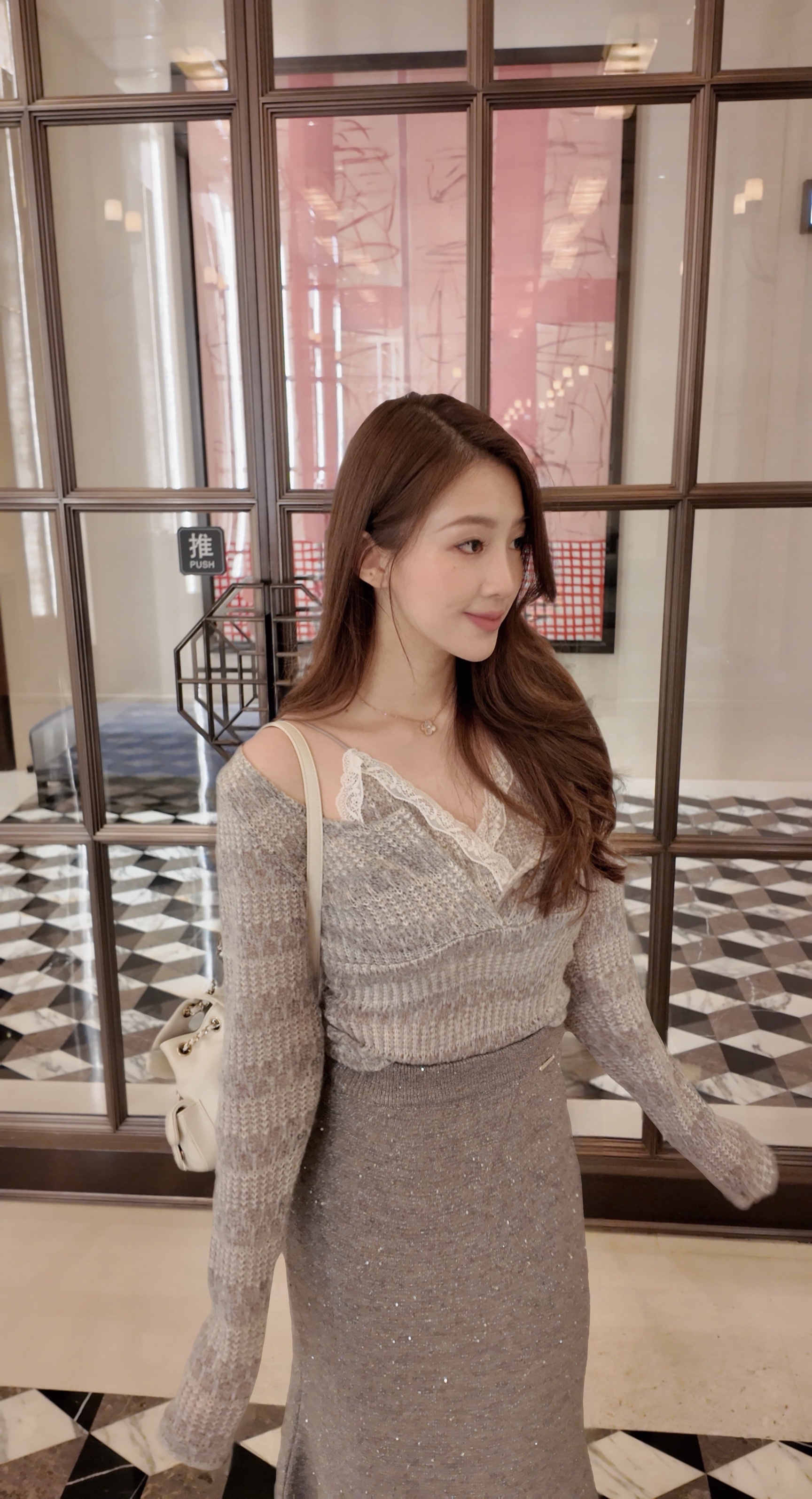 溫柔縷空假2件蕾絲吊帶小毛衣