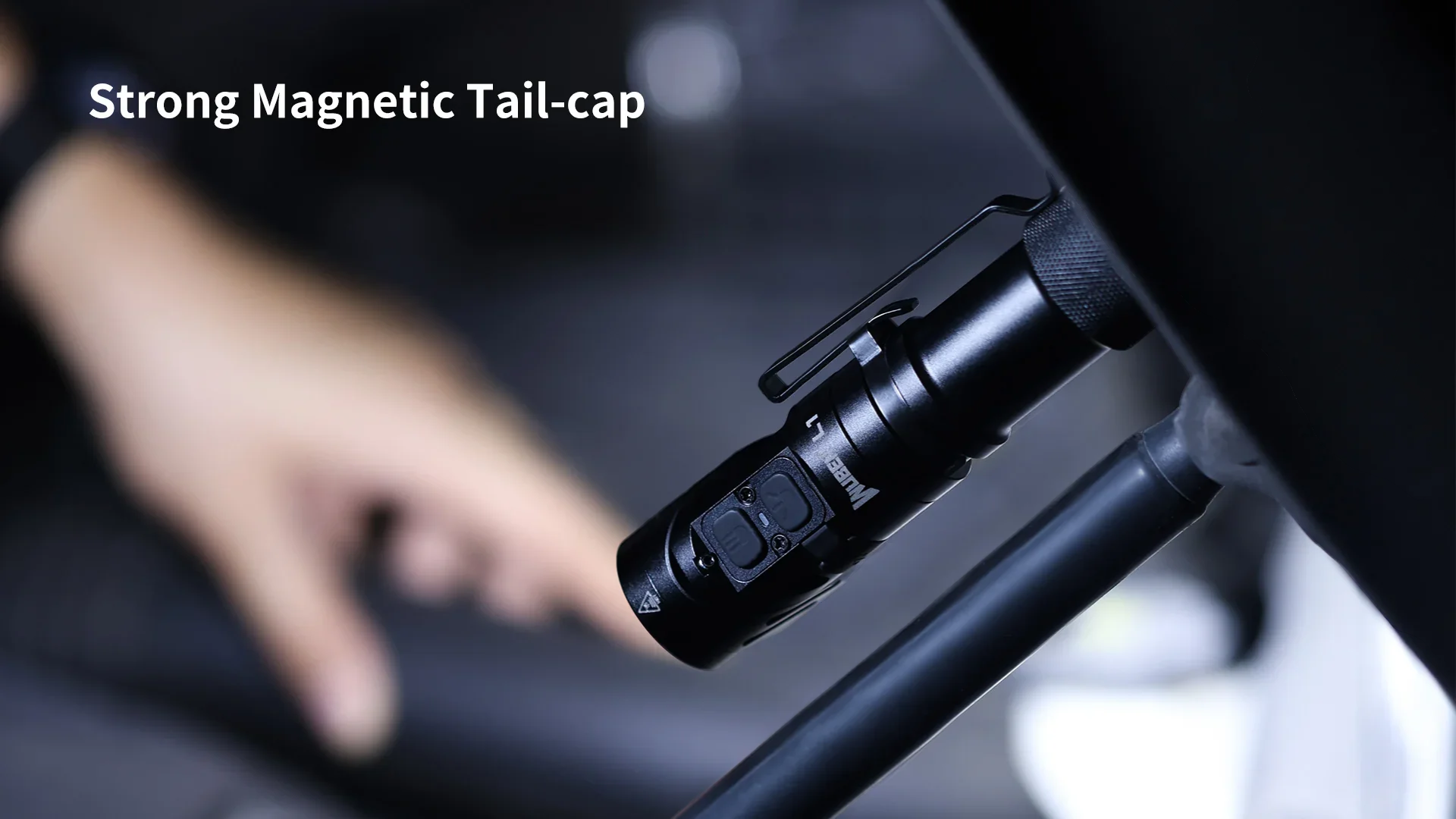 Wuben L1 雙光源旋轉頭工作燈