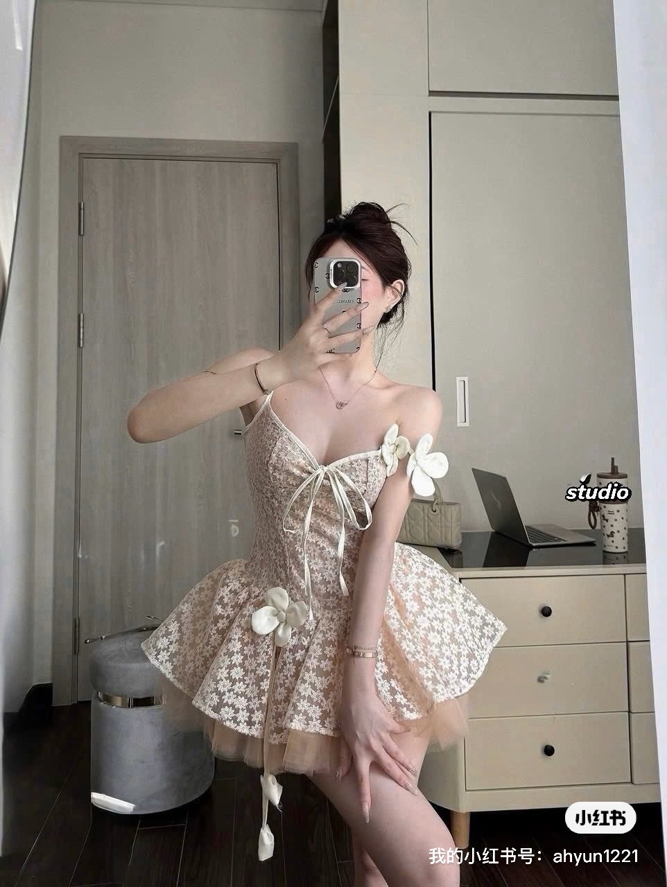 卉貼花束身迷你連身裙