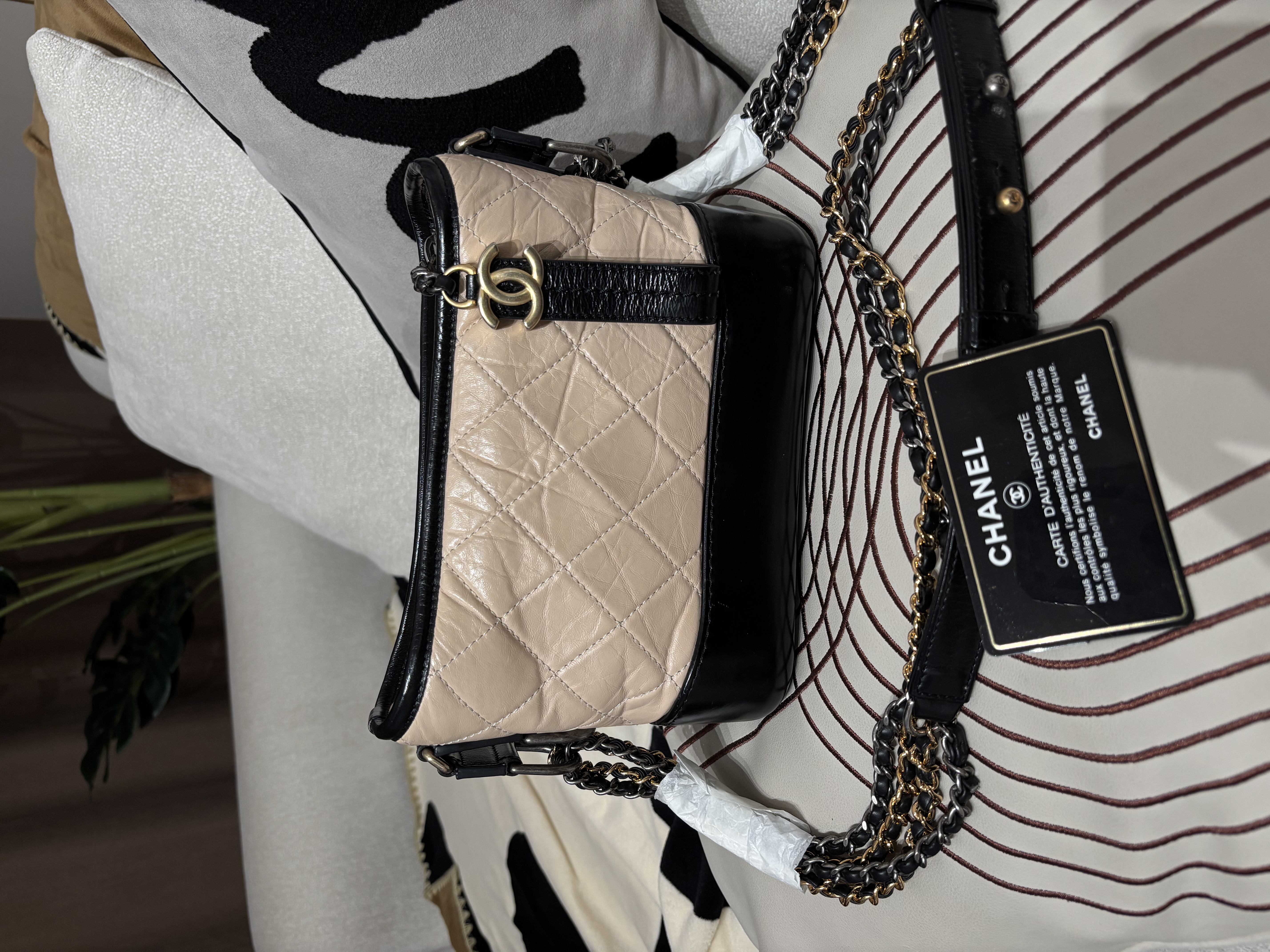 Chanel Gabrielle small hobo calfskin,100%Authentic ,95%new✅card ✅dust bag 
