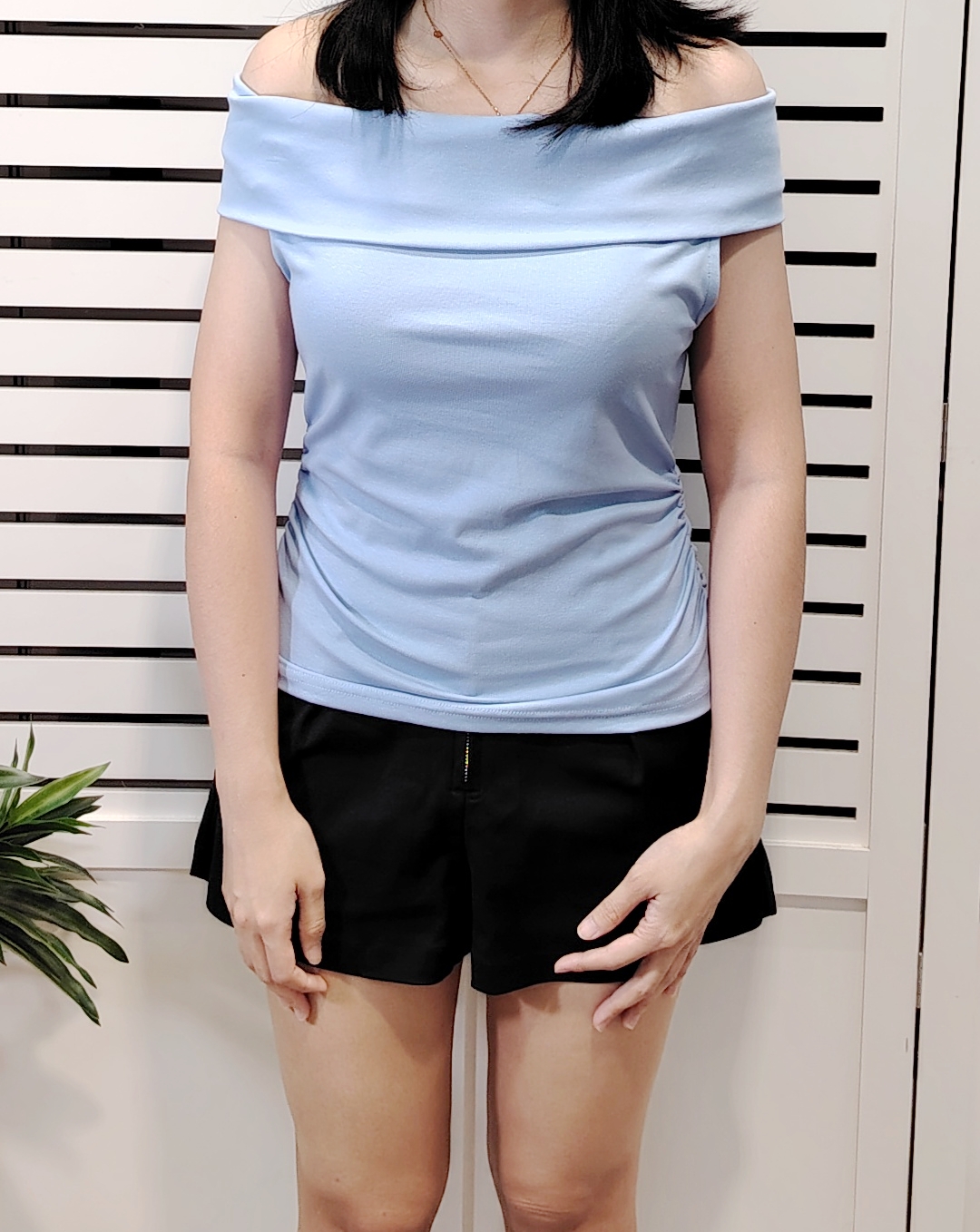 M5077 Off Shoulder Slim Tee