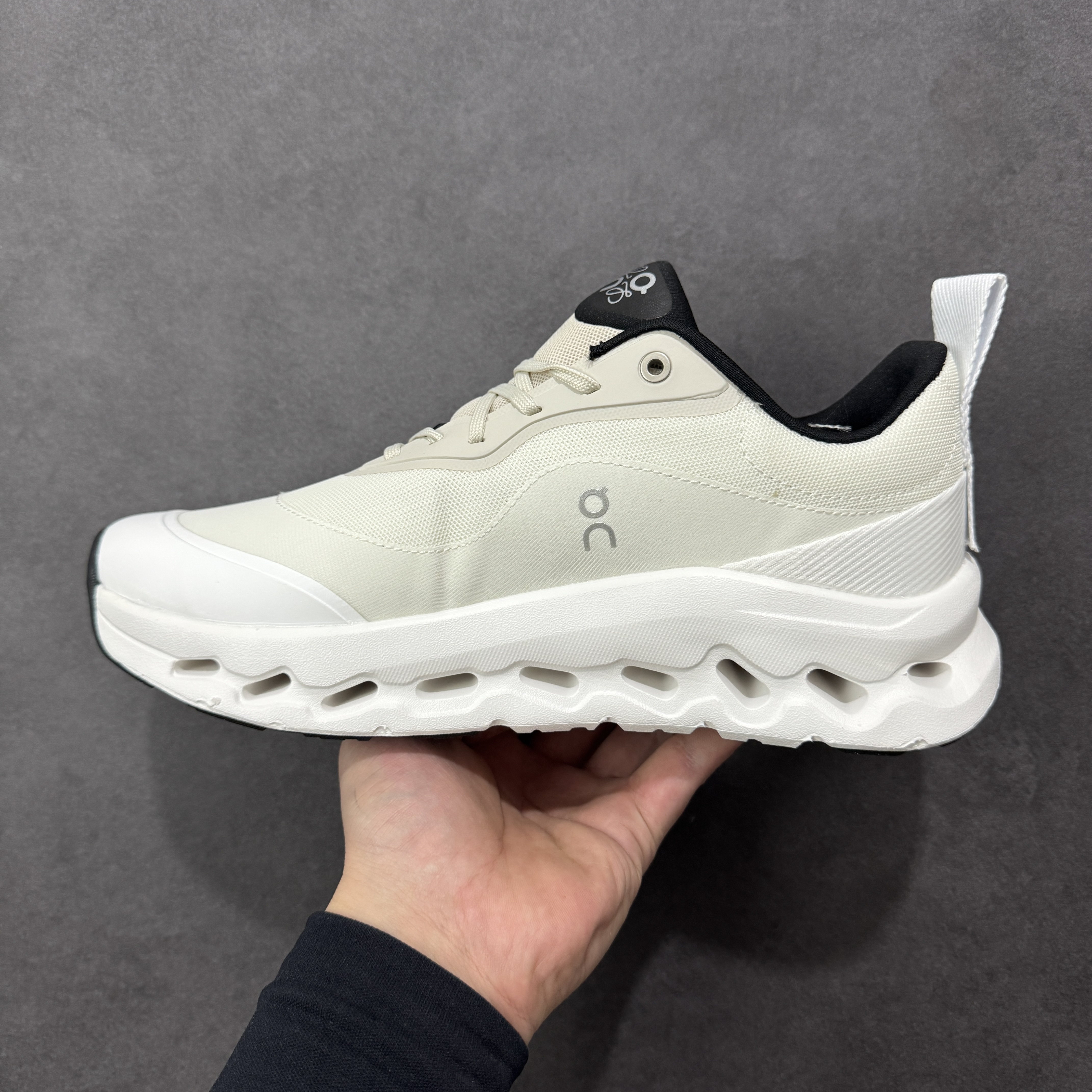 On Running Cloudtilt 2 LOEWE 