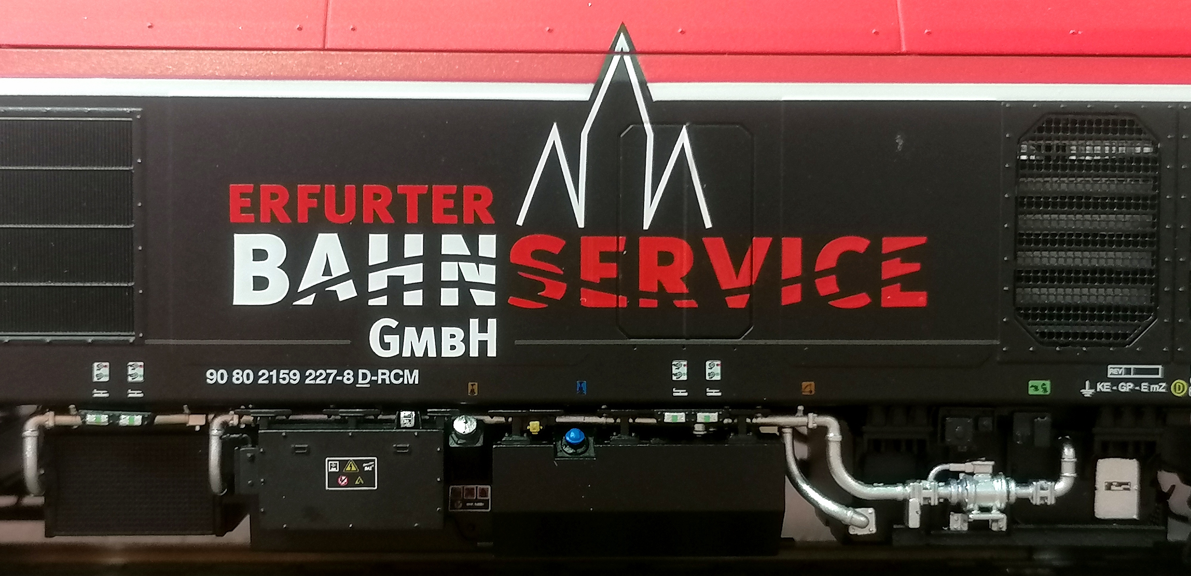 Sudexpress HO-scale Dual Mode Locomotive (2-Rail Analog)