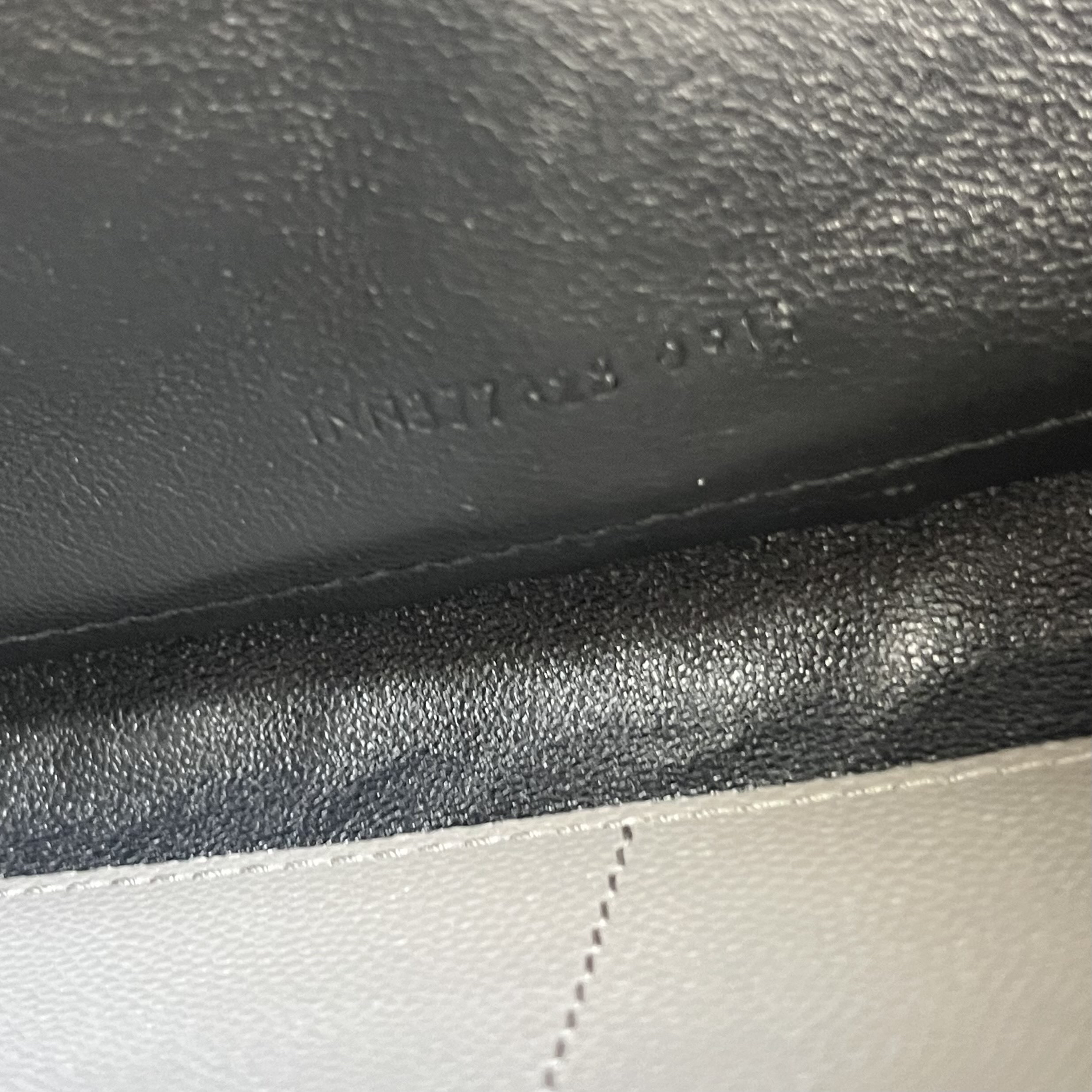 【預訂貨品】YSL大象灰魚子醬皮信封包