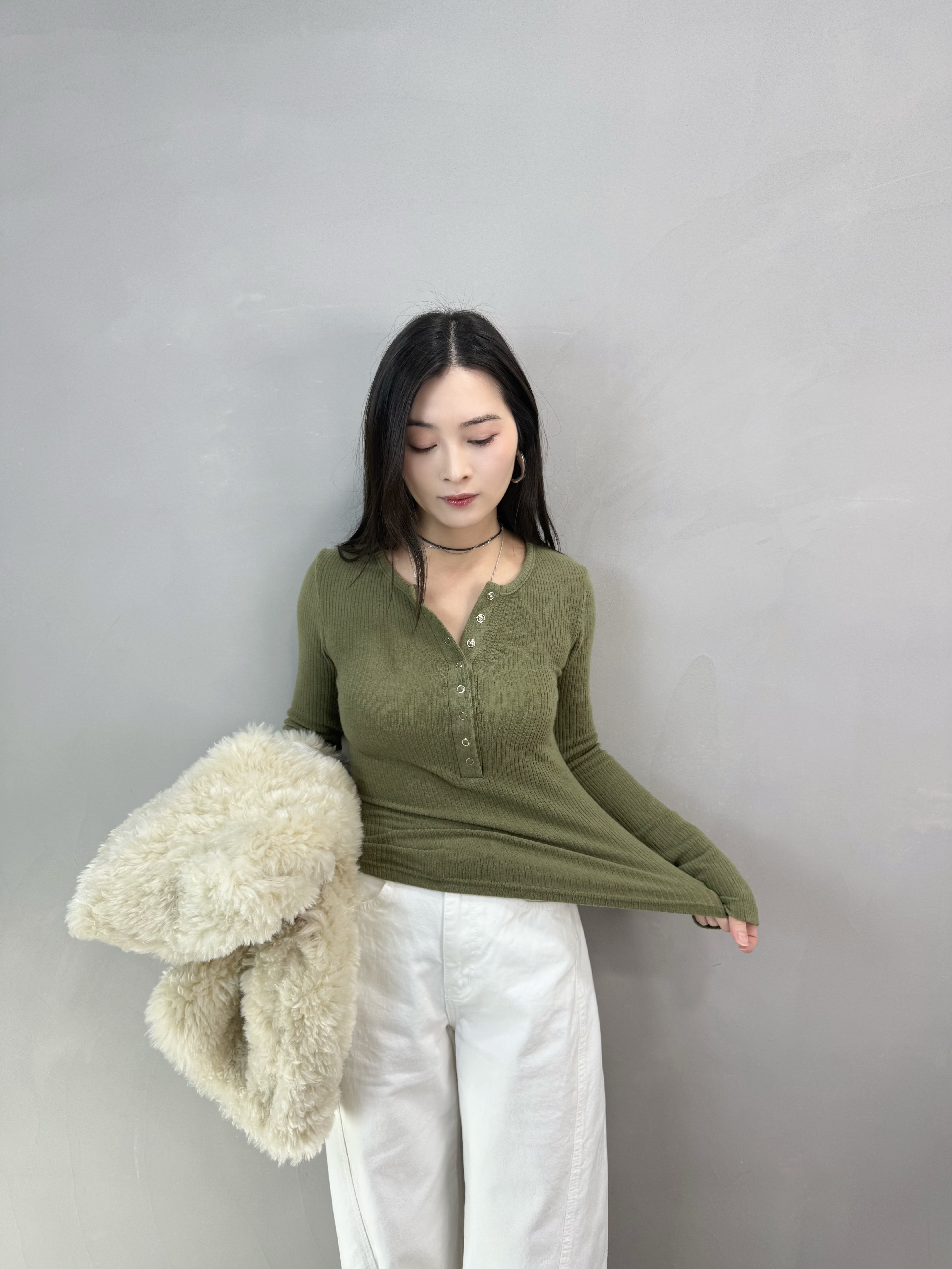 F66 啪鈕暗紋超彈Tee