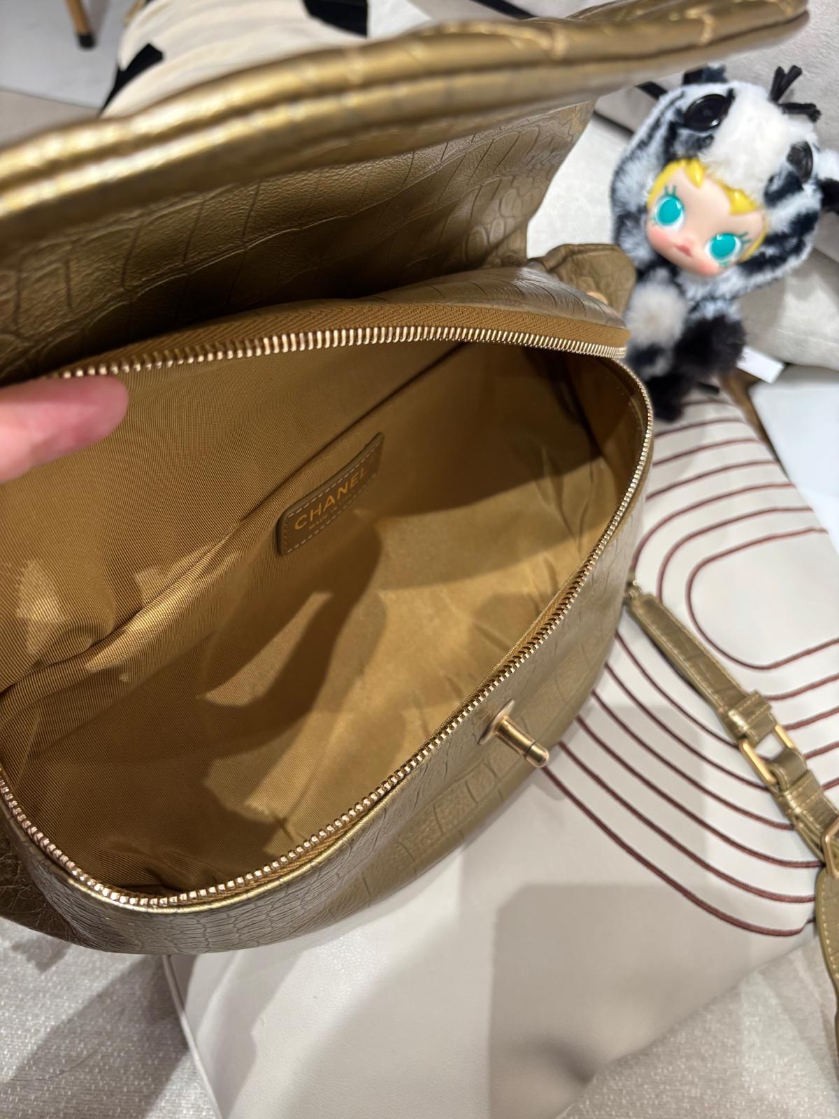 未使用品 Chanel belt bag 鱷魚紋牛皮 100%Authentic , Unused未使用品 ✅28貼✅dust bag 