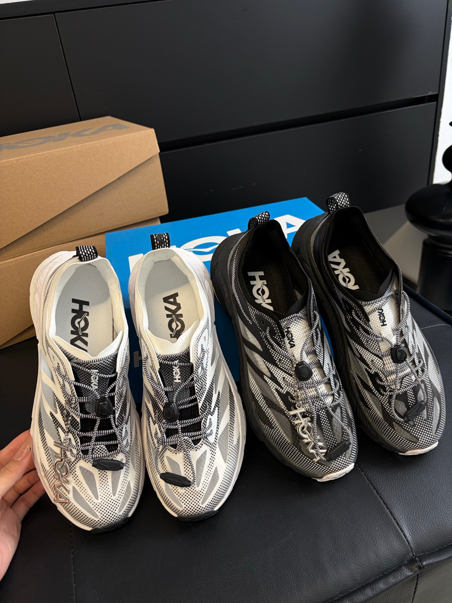 $368對。Hoka One One speed 4  跑鞋