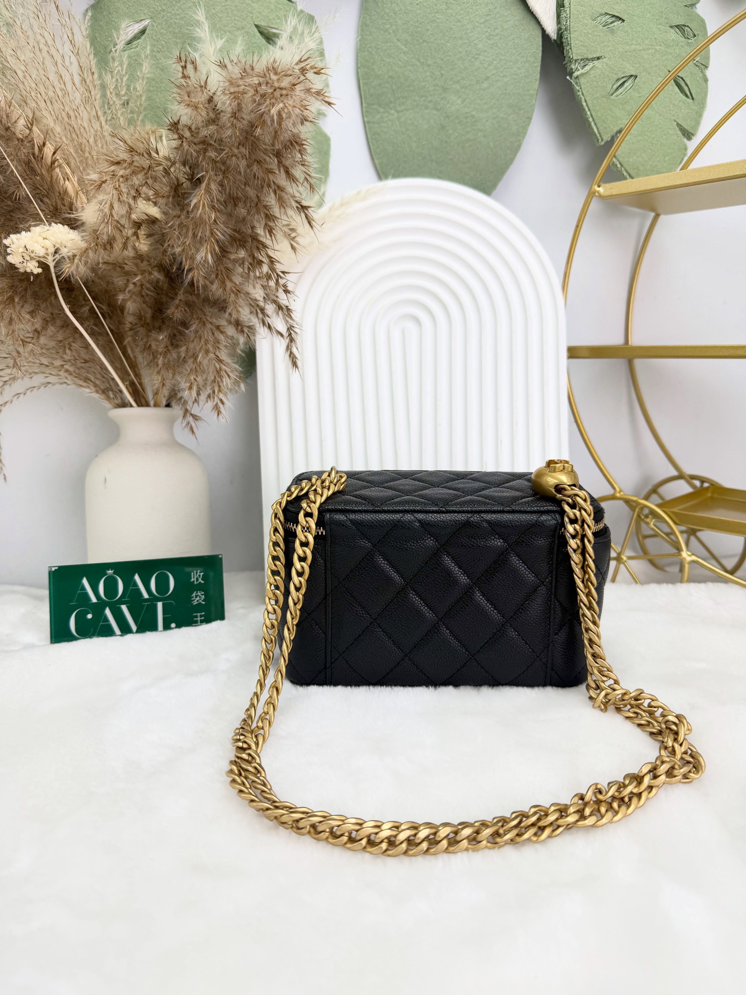 Chanel👜 PRE OWNED 🛍️ 23P愛心金球 黑色荔枝皮長盒子🖤全套✨