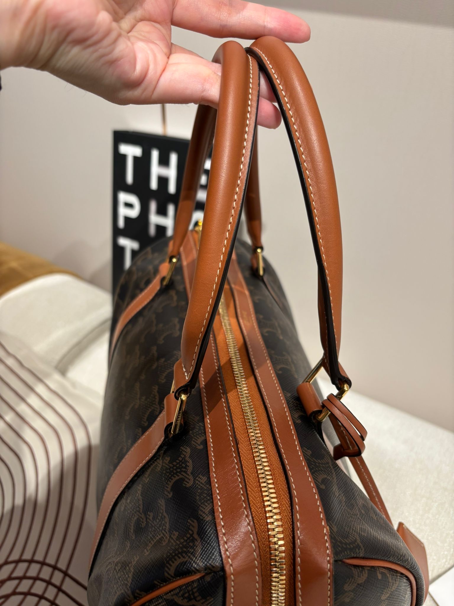 Celine Medium Boston Bag 100%Authentic, 98%New ✅收據✅Key Lock✅Dust bag