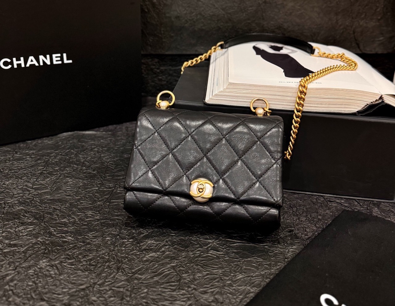 【預訂貨品】Chanel 珍珠金扣方胖子