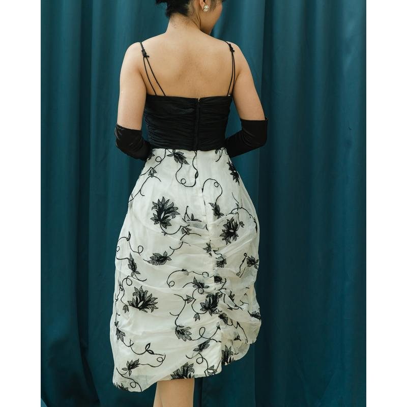RARE！C.a. 1960s "Daymore" Black and White Embroidered Organza Cocktail Dress - New Old Stock from A. J. Freiman Department Store