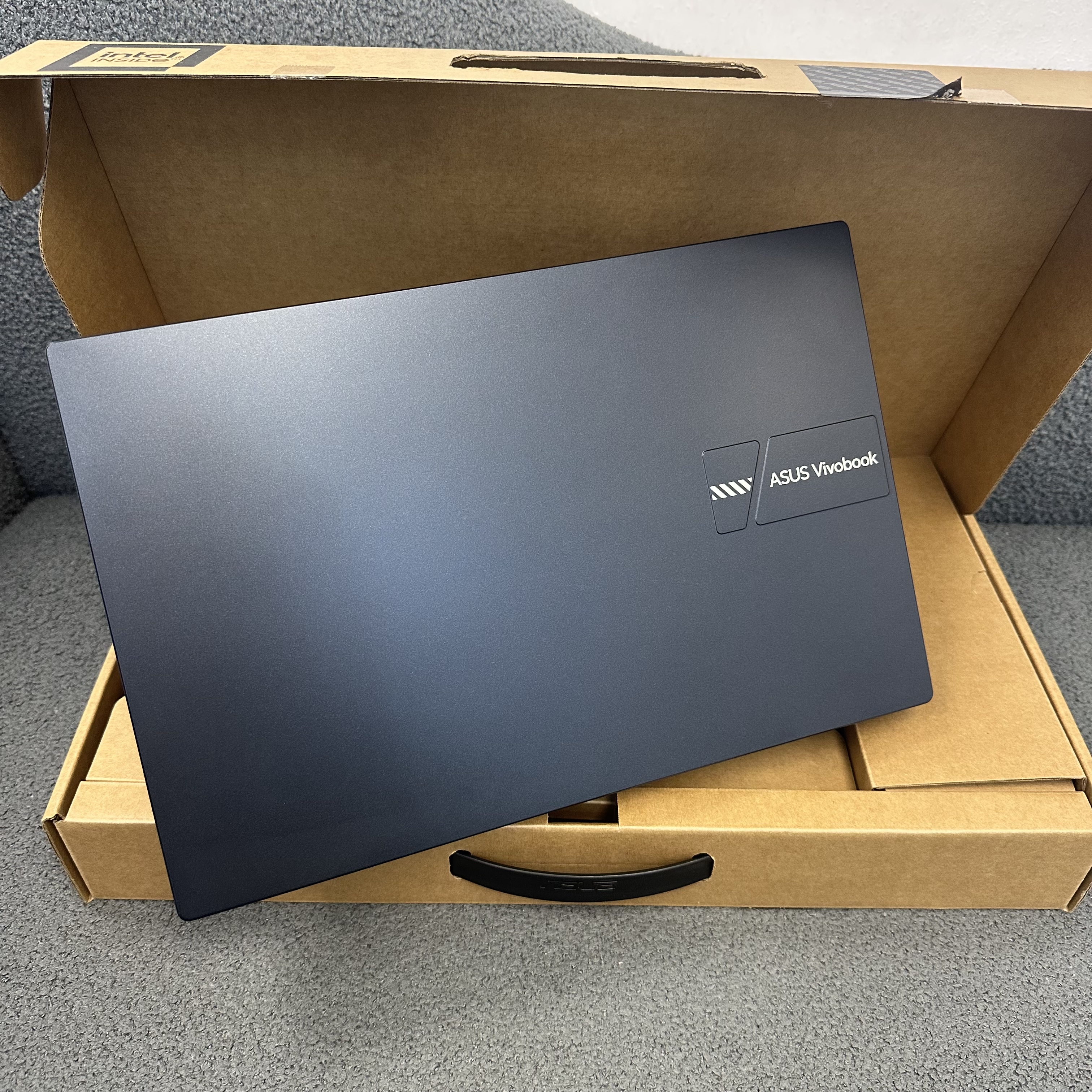 (全新14寸華碩Vivobook🔥) ASUS VivoBook i3-1315U /8GB Ram/512GB SSD/超靚深藍色機身 / Laptop / Notebook / 文書 / PC / Movie / Netflix / office / Work / Win11 / Windows