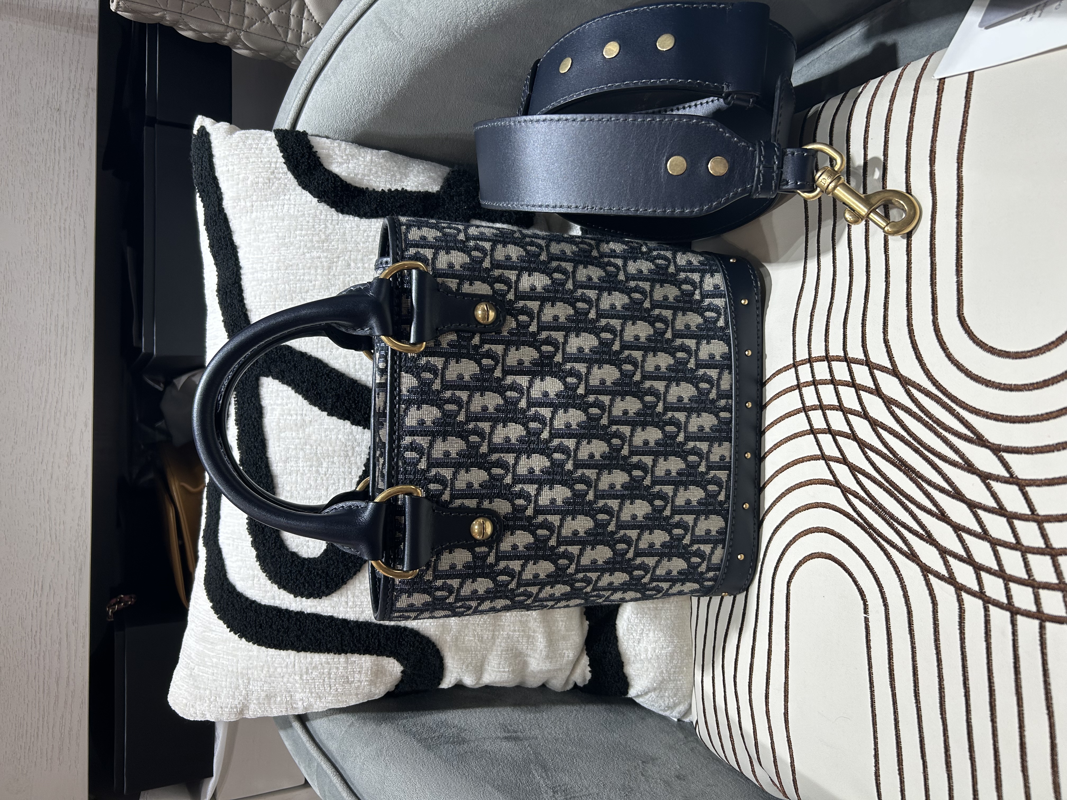 Dior 2Way Bag 100%Authentic, 99%New ✅Dust bag