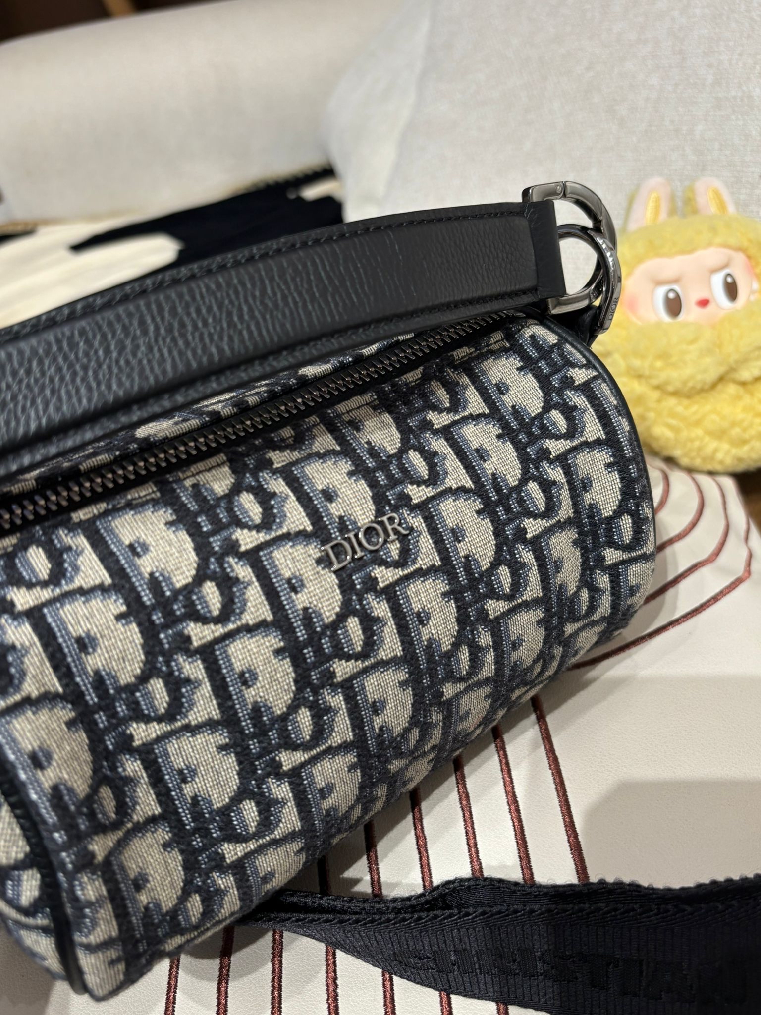 Dior roller messenger bag 100%Authentic,95%new✅Dust bag