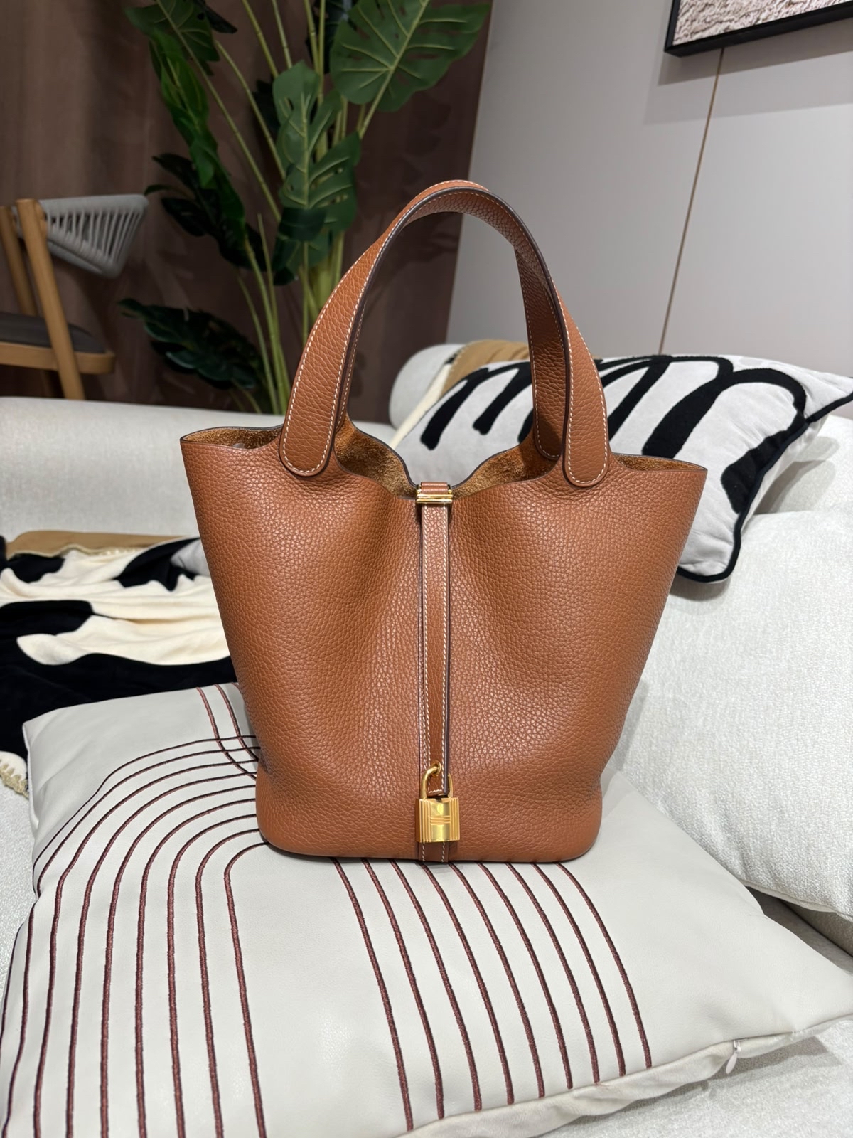 Hermes Picotin 22 Gold/Gold Stamp Z 100%Authentic, 98%New ✅收據副本✅Key Lock✅Dust bag