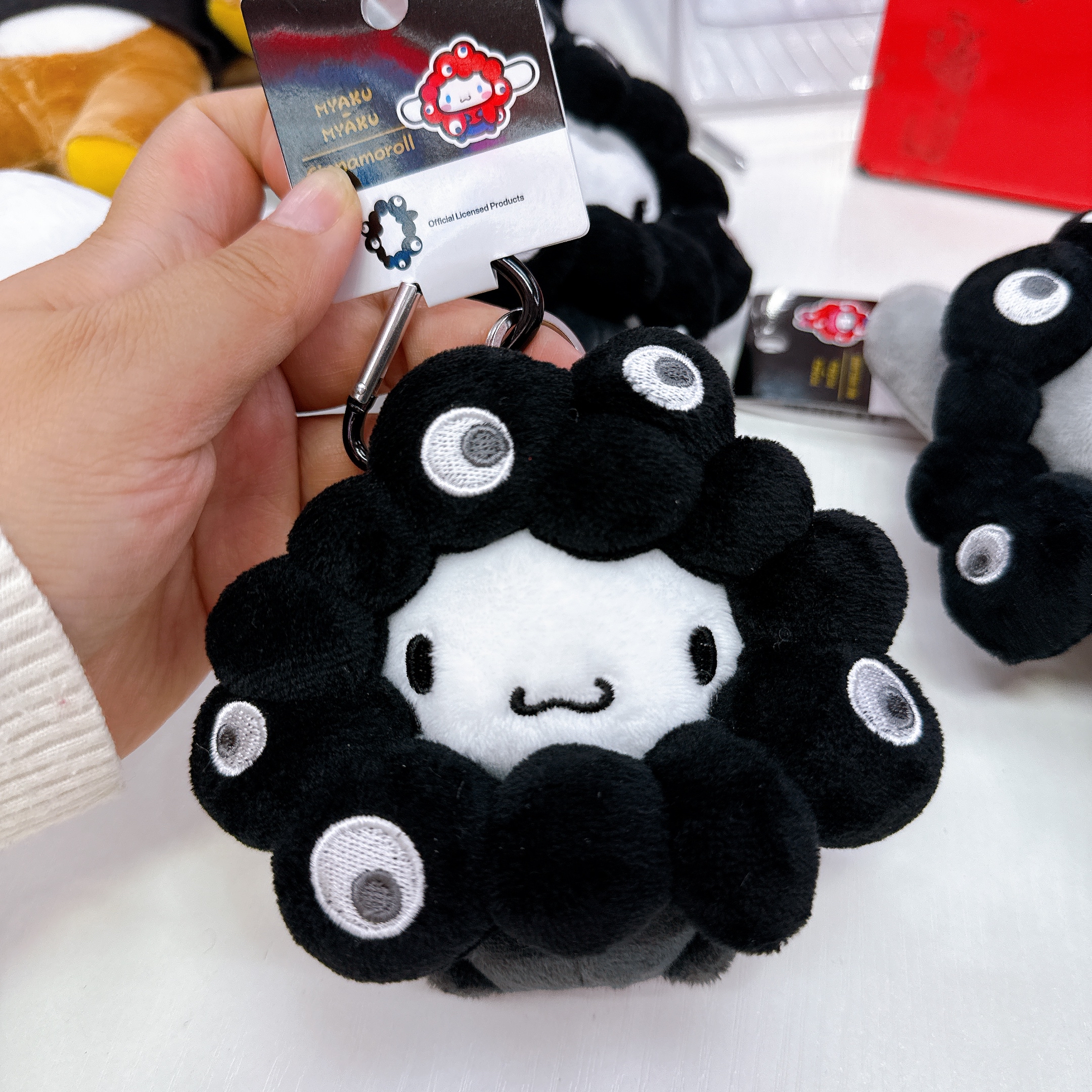 日本直送大阪世博限定黑白灰系列Sanrio公仔掛飾